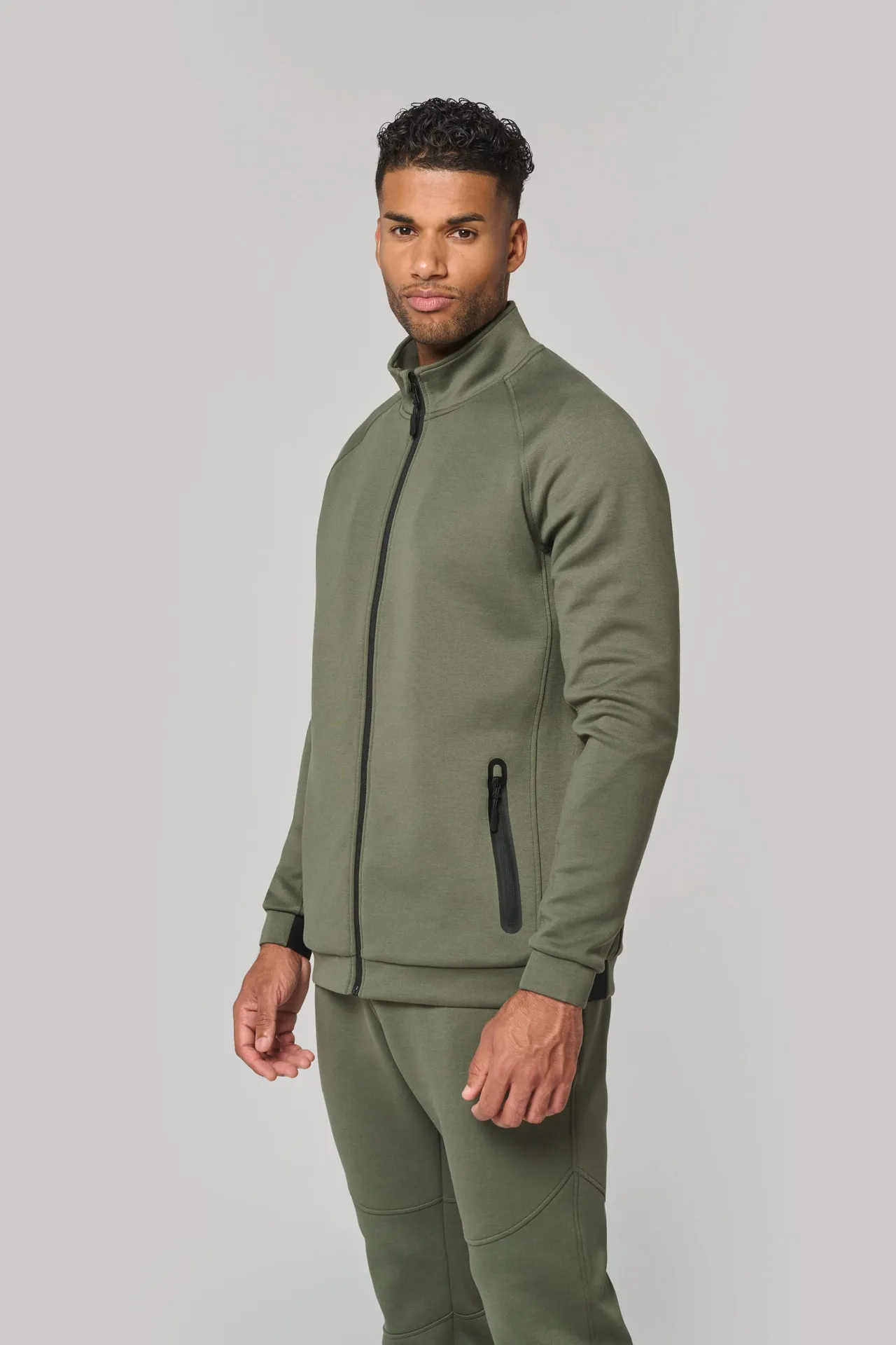 Jacke mit hochgeschlossenem Kragen