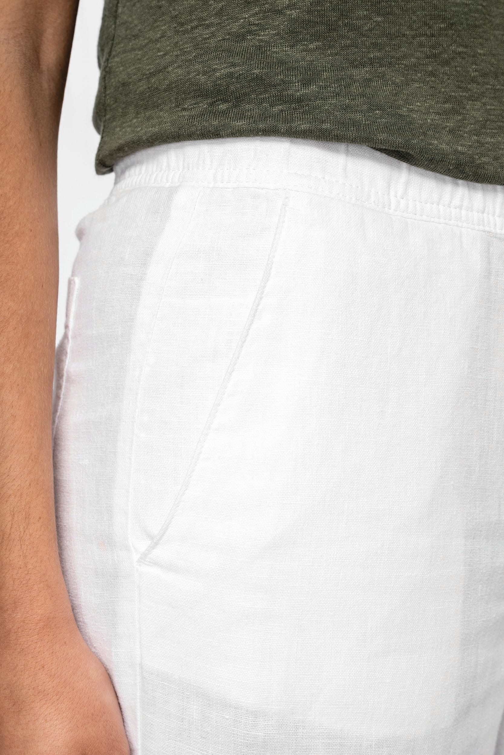 Ausgewaschene Damenhose aus Leinen