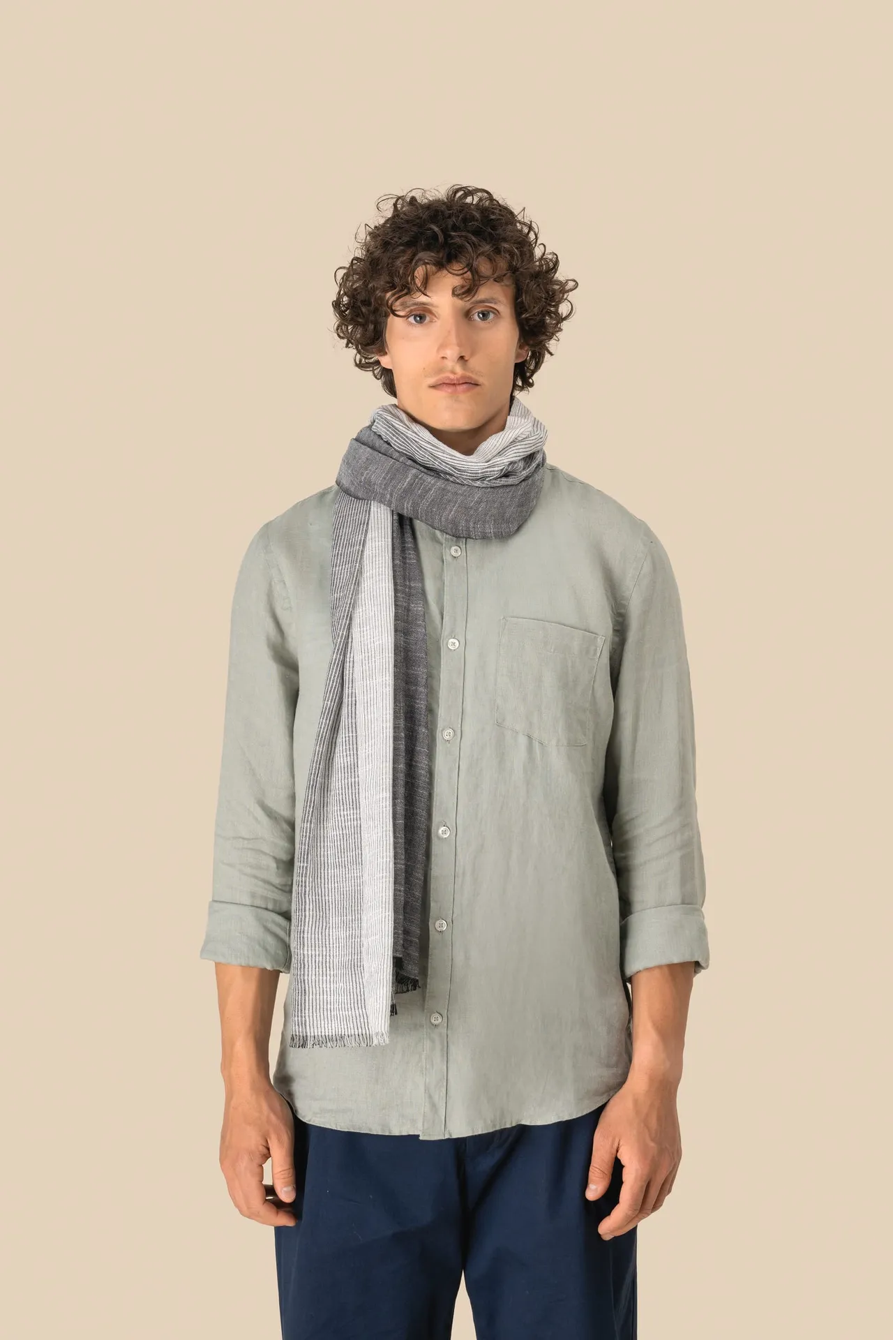 Gestreiftes Unisex-Schal