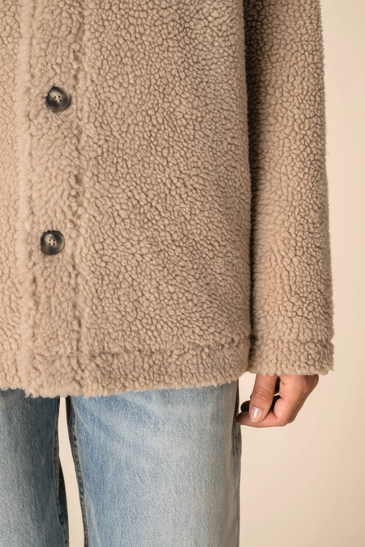 Unisex-Überhemd aus Sherpa mit überschnittenen Schultern