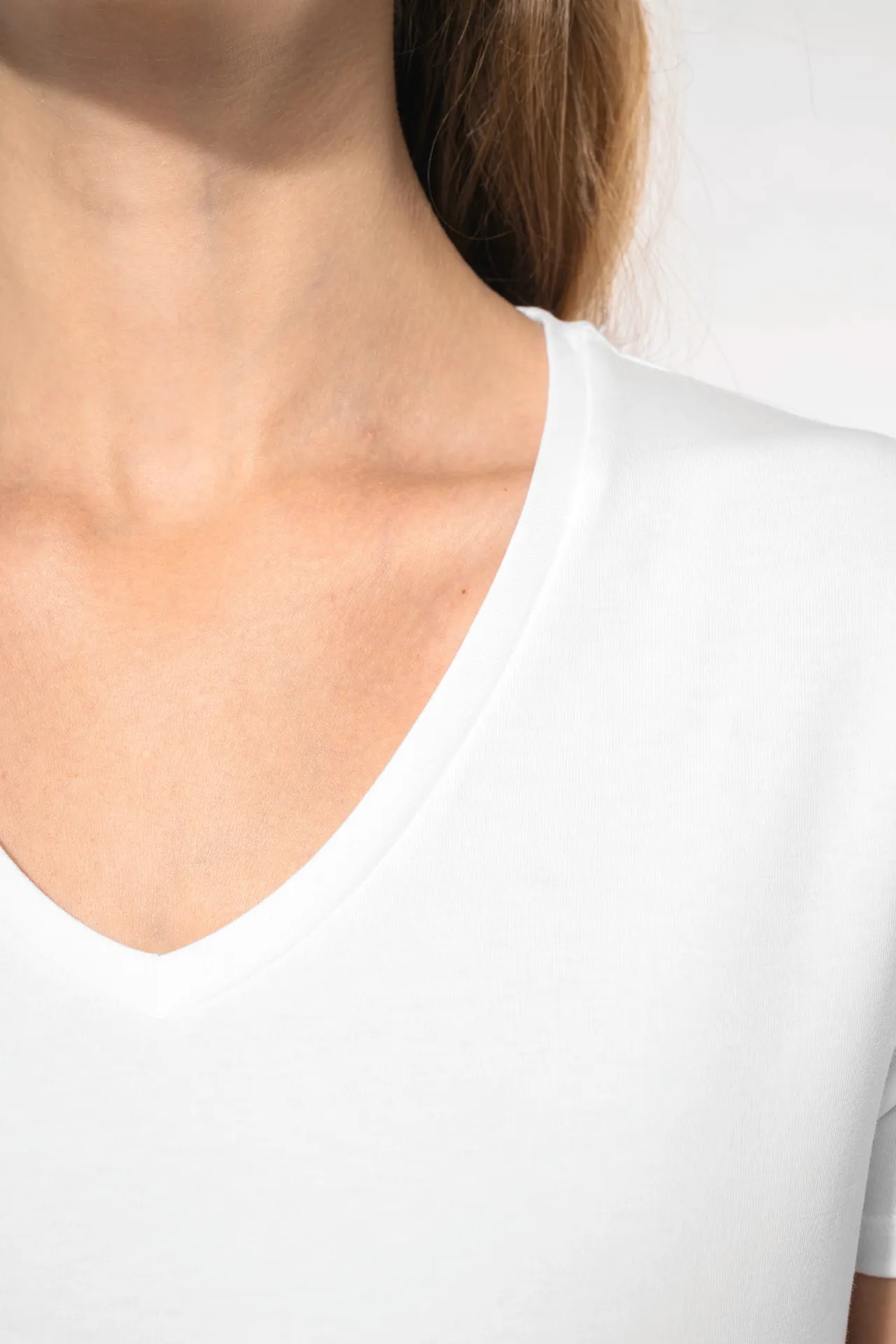 Kurzarm-Damen-T-Shirt mit V-Ausschnitt