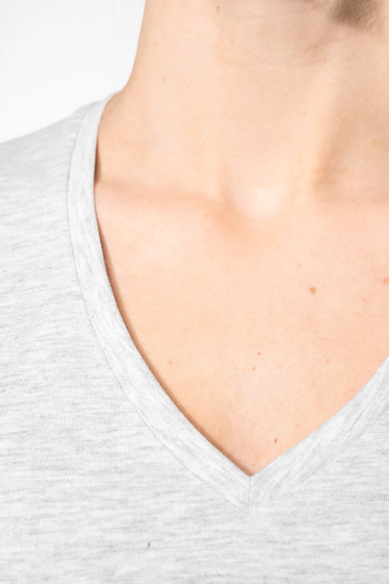 Damen-T-Shirt mit kurzen Ärmeln und V-Ausschnitt