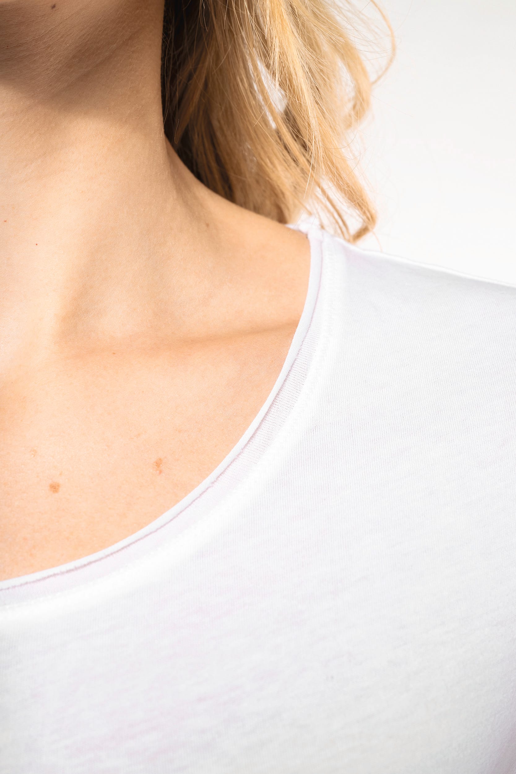 Bio-T-Shirt für Damen mit kurzen Ärmeln und ungesäumtem Halsausschnitt