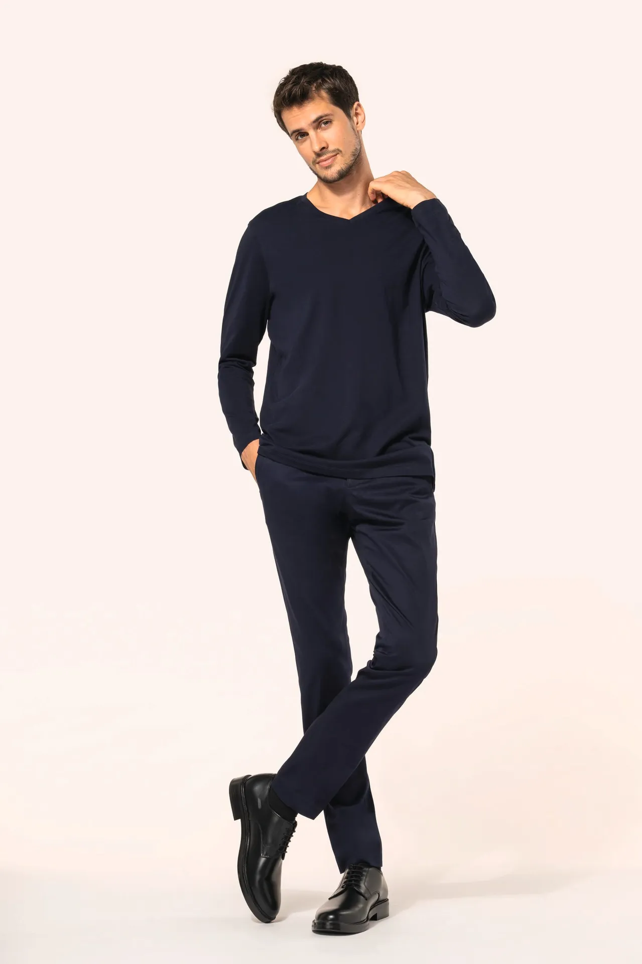 Supima® Herren-T-Shirt mit V-Ausschnitt und langen Ärmeln