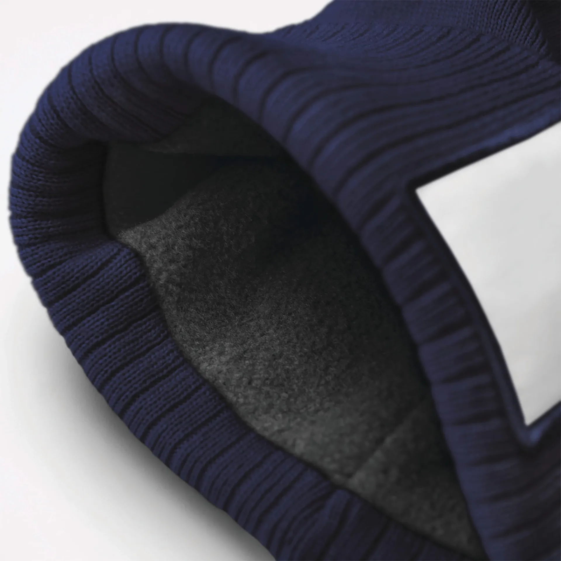 Mütze mit aufgesetztem Patch