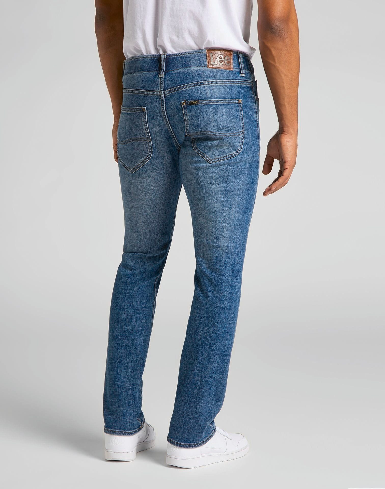 Extreme Motion Slim Fit Jeans