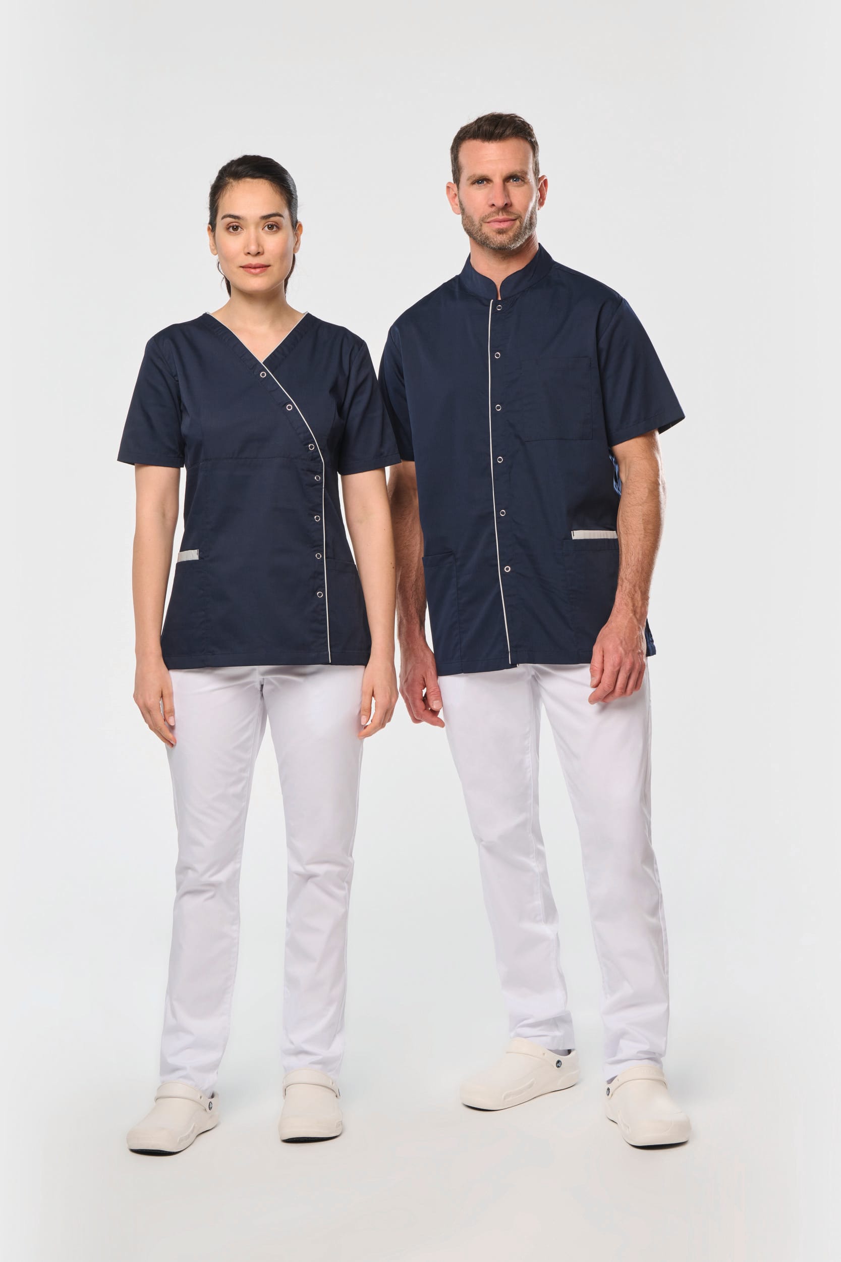 Damenkittel aus Baumwollpolyester mit Druckknöpfen Damenkittel aus Baumwollpolyester mit Druckknöpfen