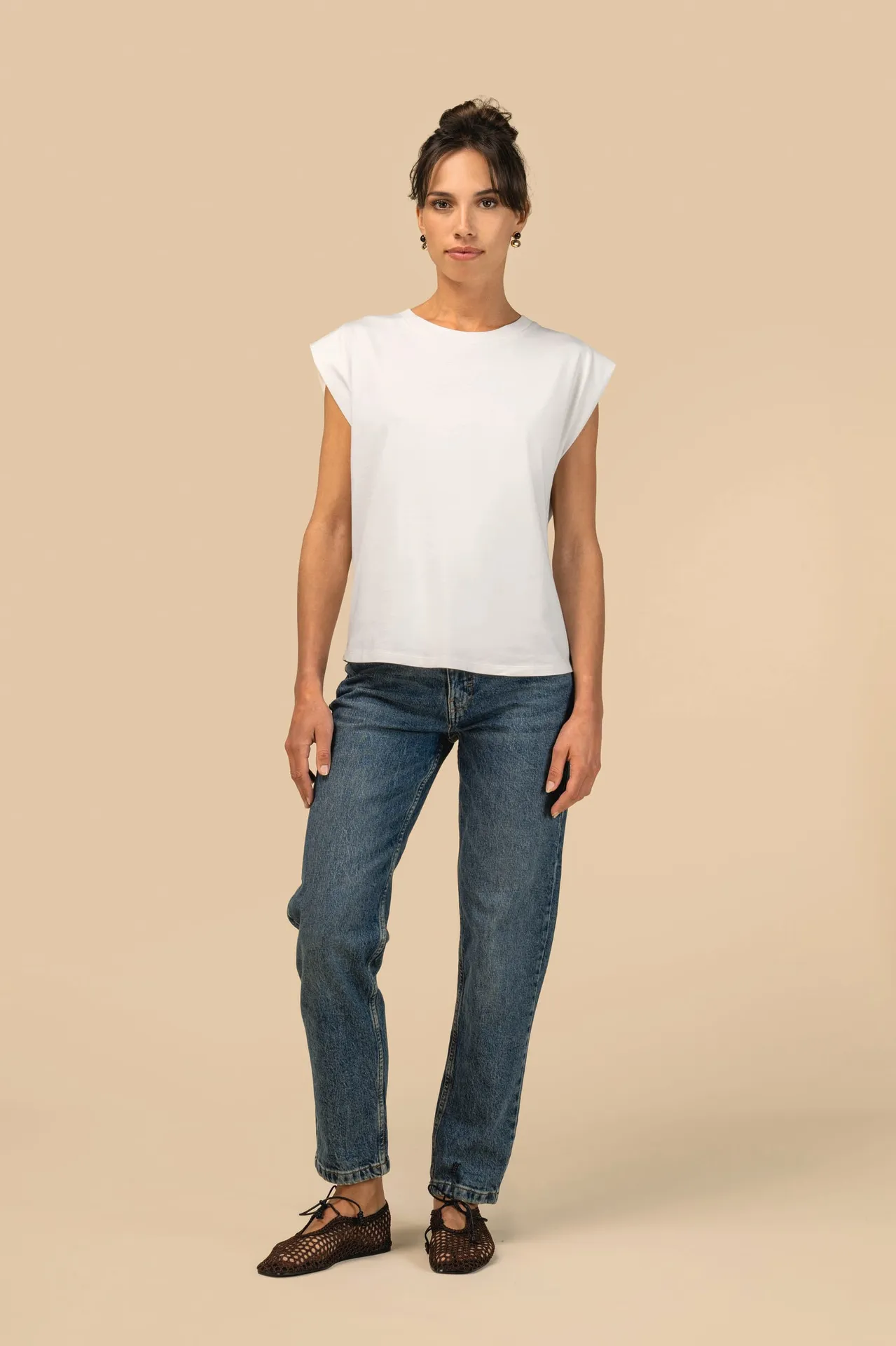 Nachhaltiges ärmelloses Damen-T-Shirt mit Schulterpolstern