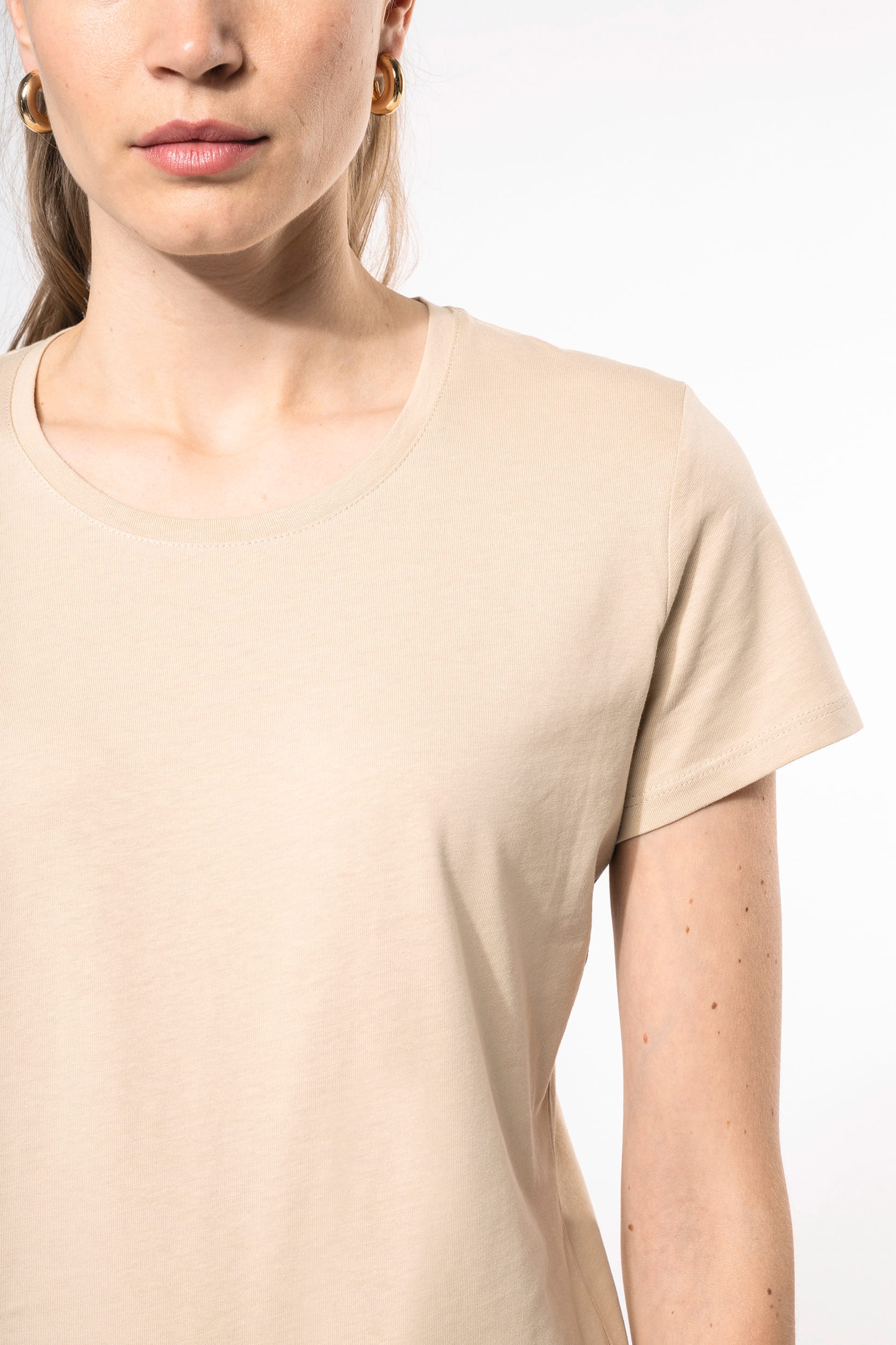 Ladies' short-sleeved crew neck T-shirt