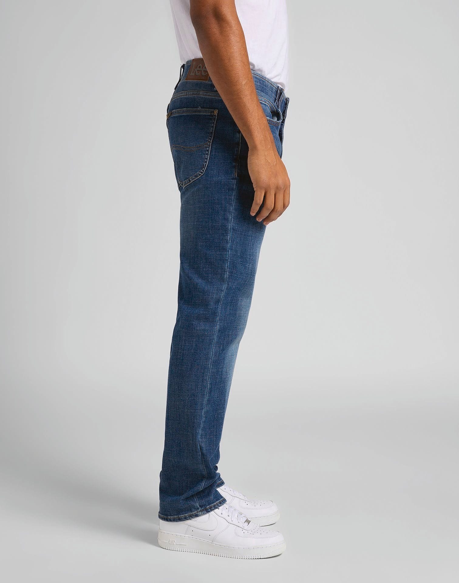 Extreme Motion Slim Fit Jeans