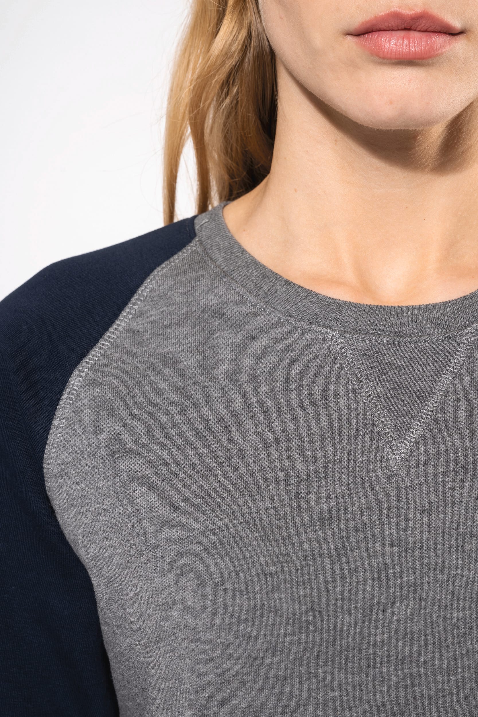 Zweifarbiges Damen-Sweatshirt French Terry BIO mit Rundhalsausschnitt und Raglanärmeln