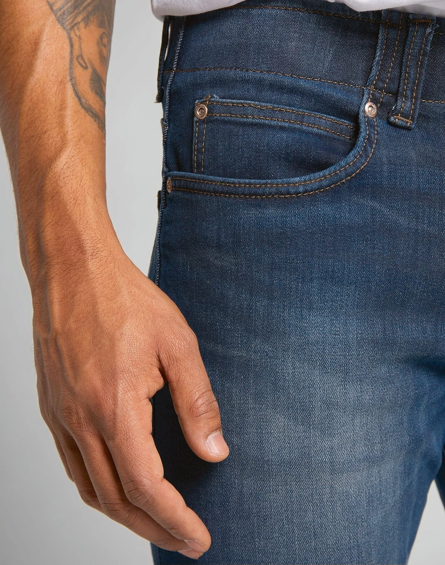 Extreme Motion Slim Fit Jeans