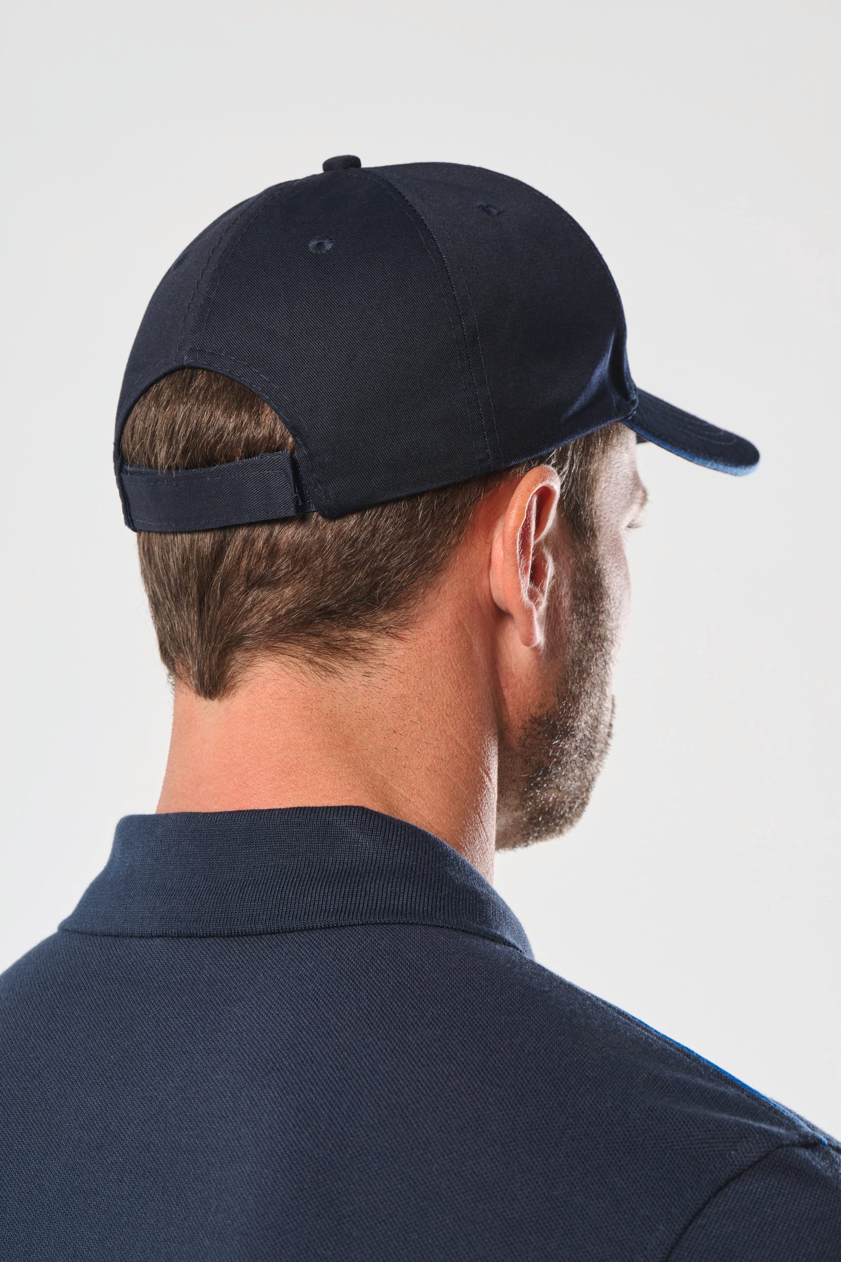 6-Panel-Cap mit Kontrast-Sandwichschirm OEKO-TEX® STANDARD 100