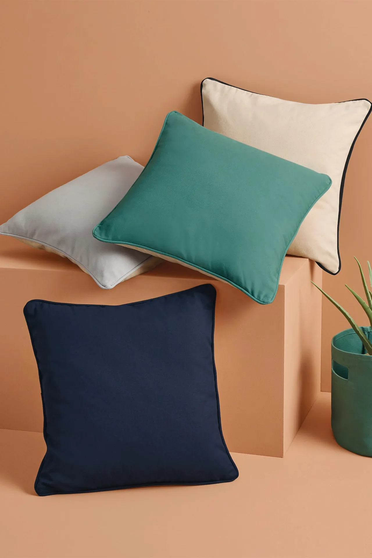 Kissenbezug mit Paspelsaum