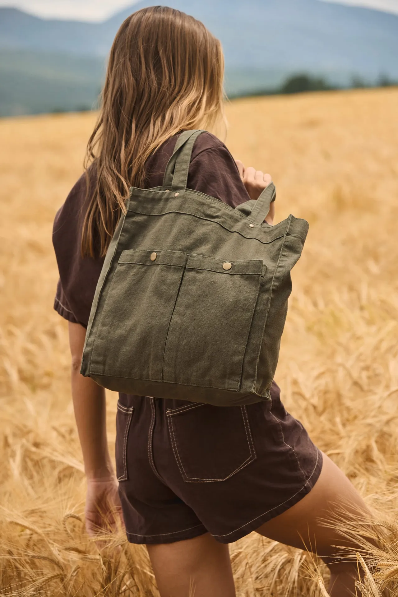 Handtasche mit doppelter Fronttasche