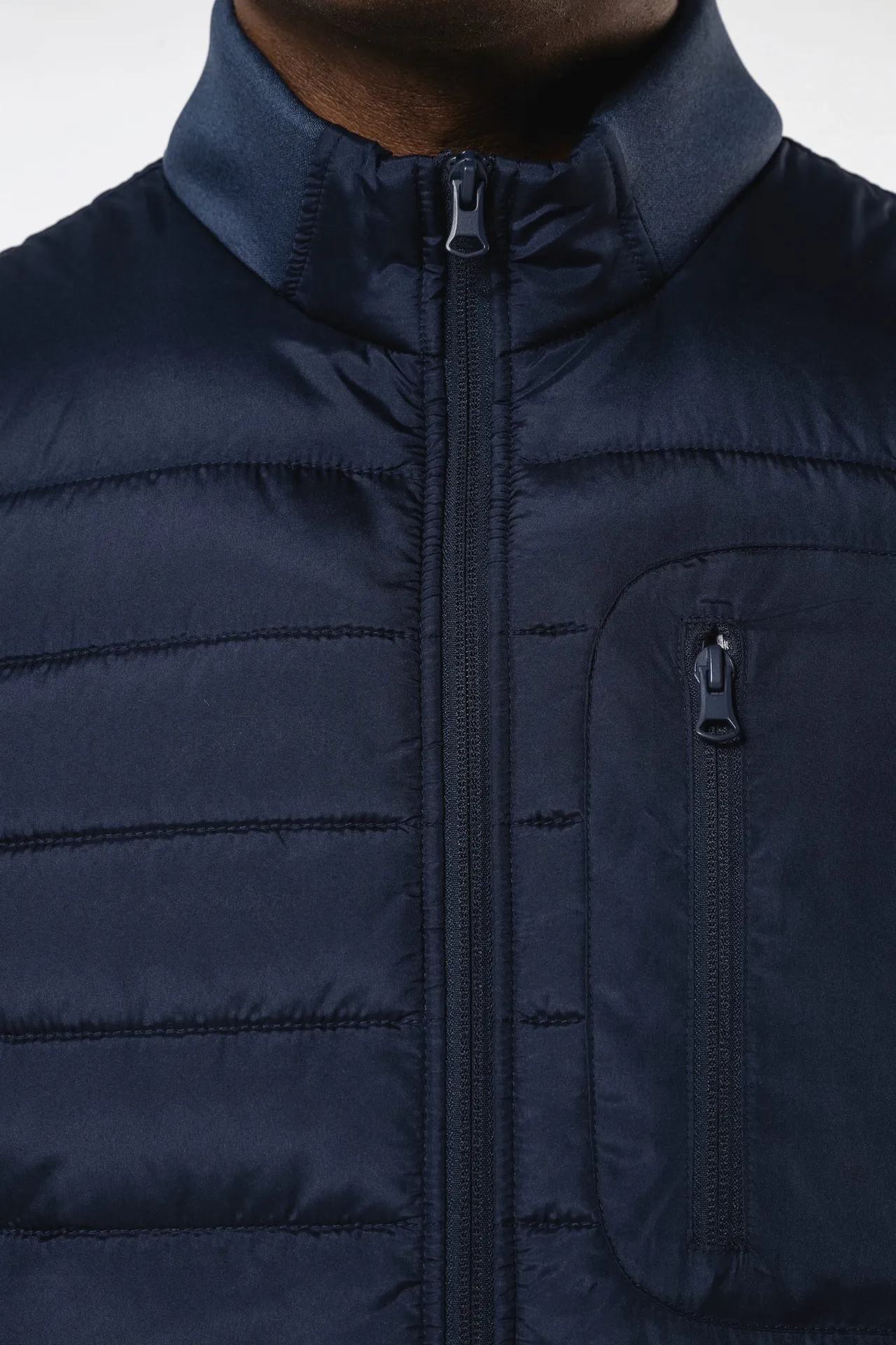 Bodywarmer aus zwei Materialien für Herren