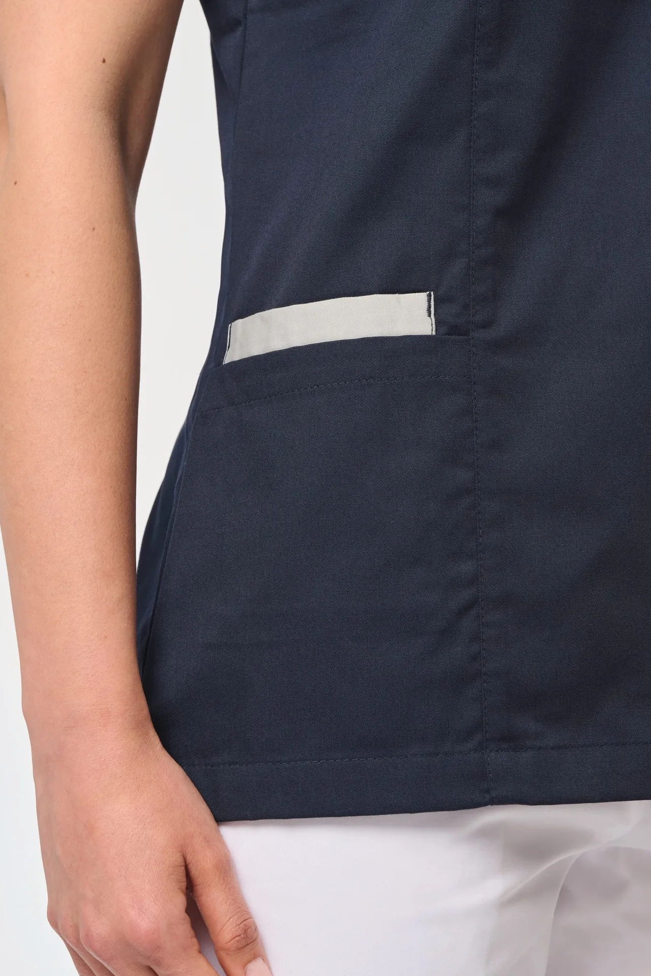 Damenkittel aus Baumwollpolyester mit Druckknöpfen