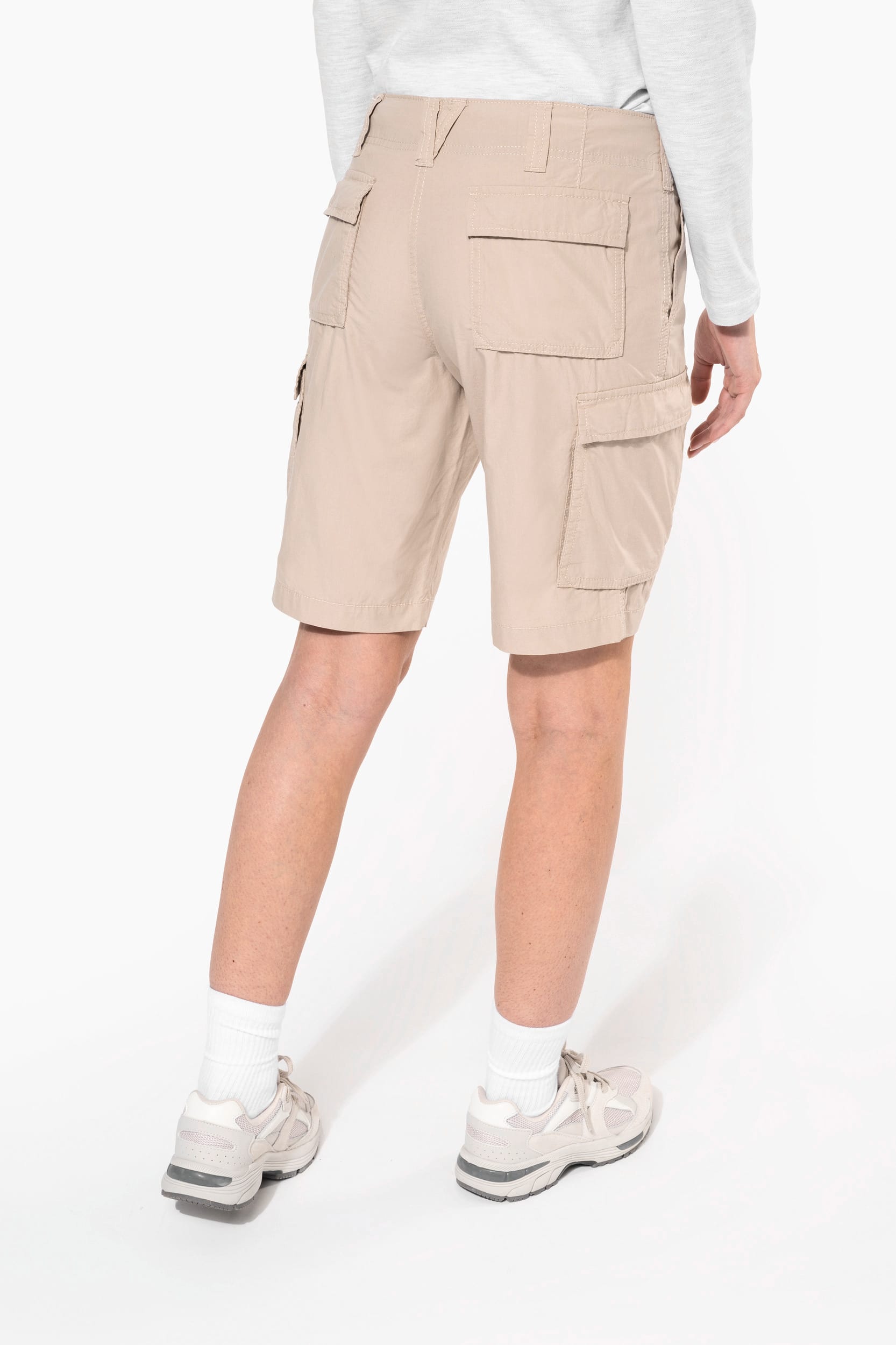 Leichte Bermuda-Shorts für Damen mit mehreren Taschen