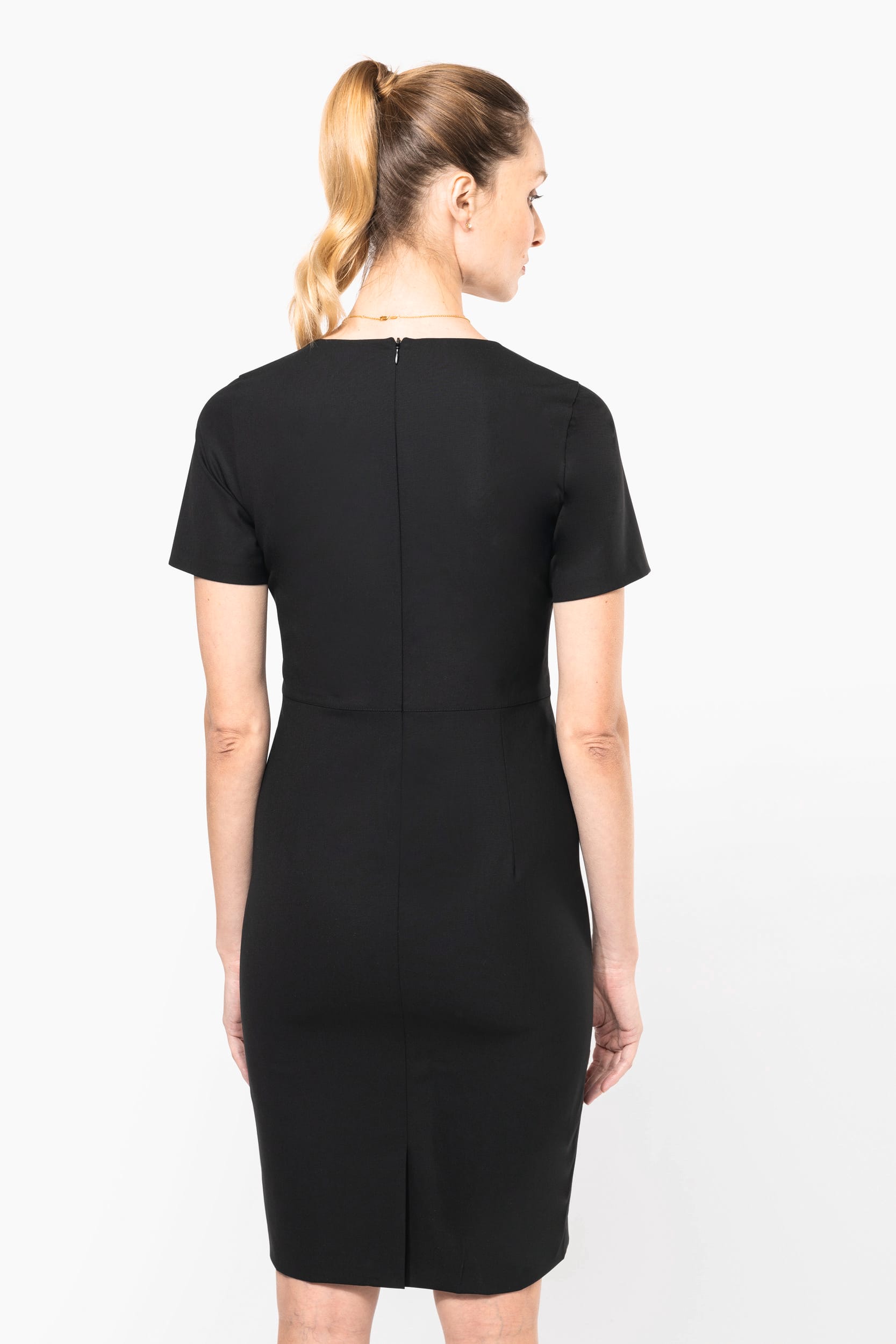 Kleid mit geradem Schnitt Kleid mit geradem Schnitt