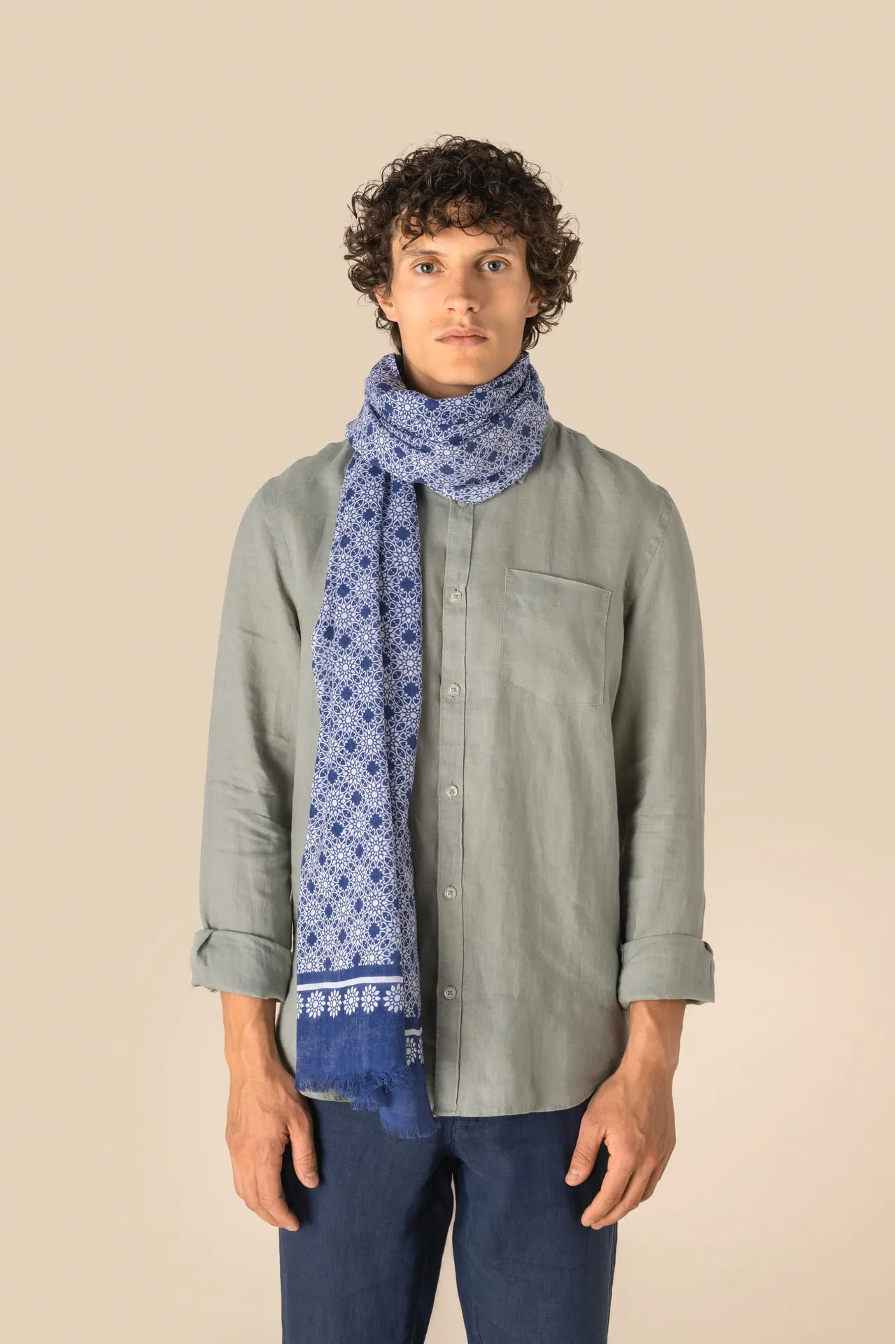 Unisex-Schal mit Blumenmuster