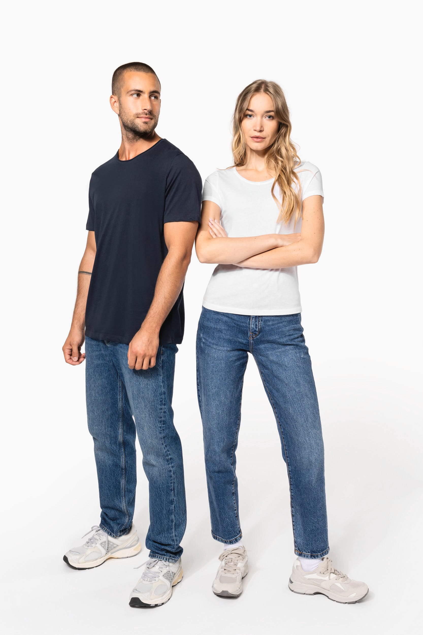 Bio-T-Shirt mit kurzen Ärmeln und ungesäumten Halsausschnitt