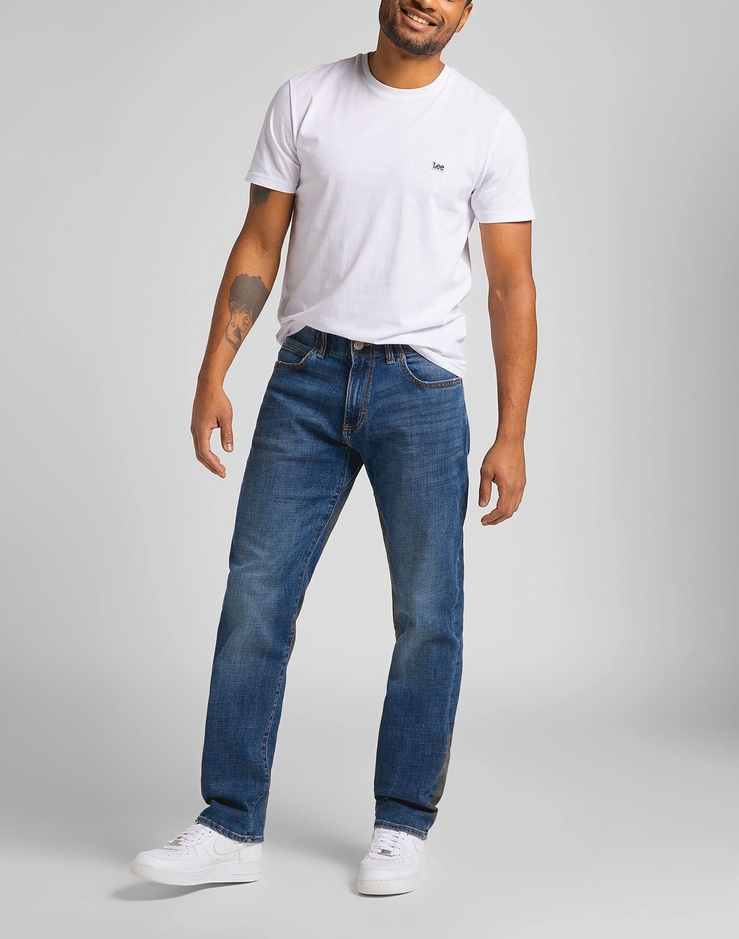 Extreme Motion Slim Fit Jeans