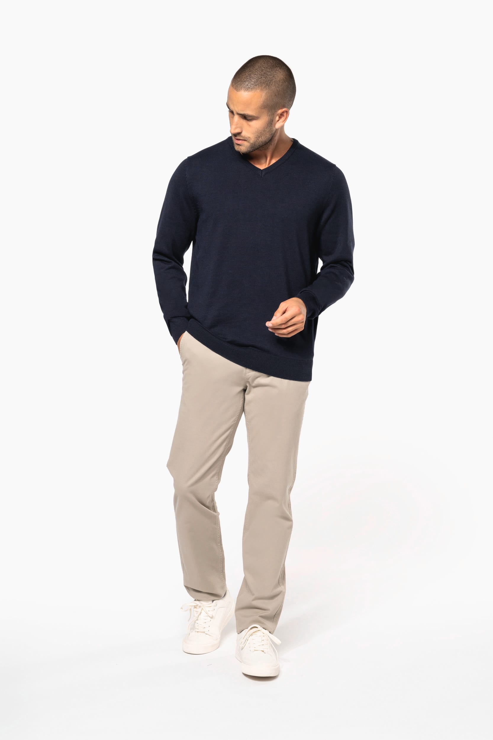 Herrenpullover mit V-Ausschnitt