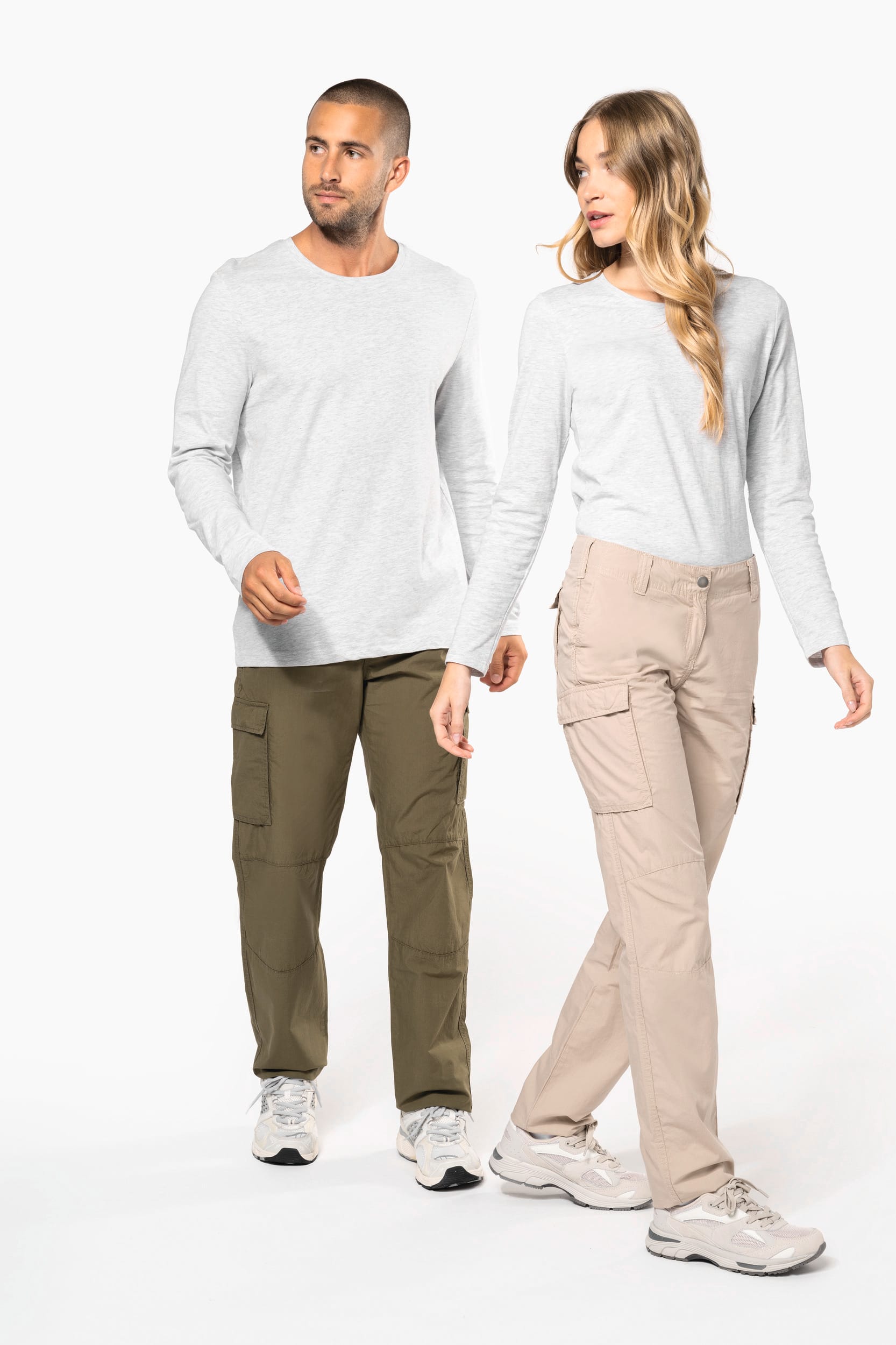 Leichte Damenhose mit mehreren Taschen