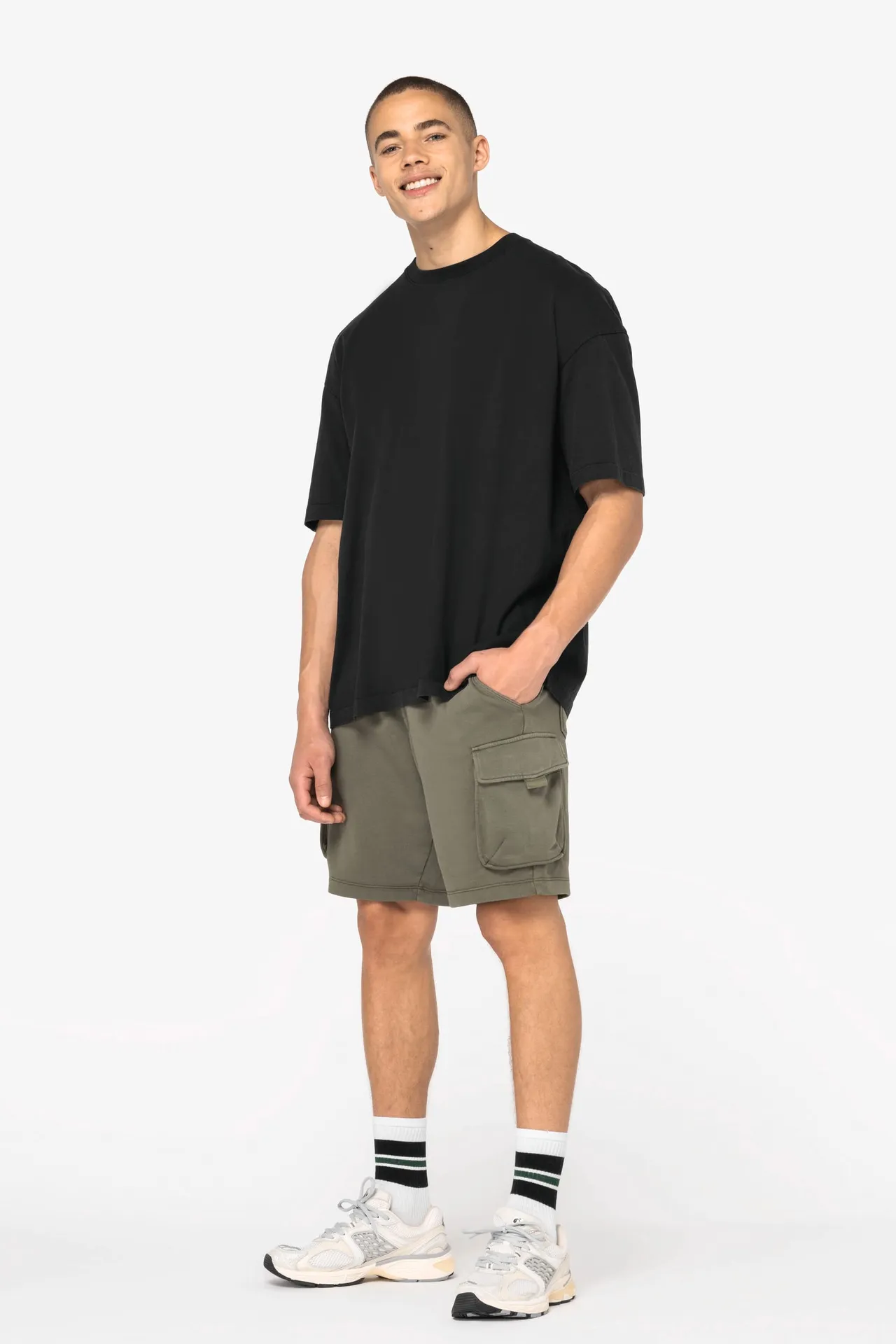Umweltfreundliche ausgewaschene French Terry Cargo-Shorts für Herren