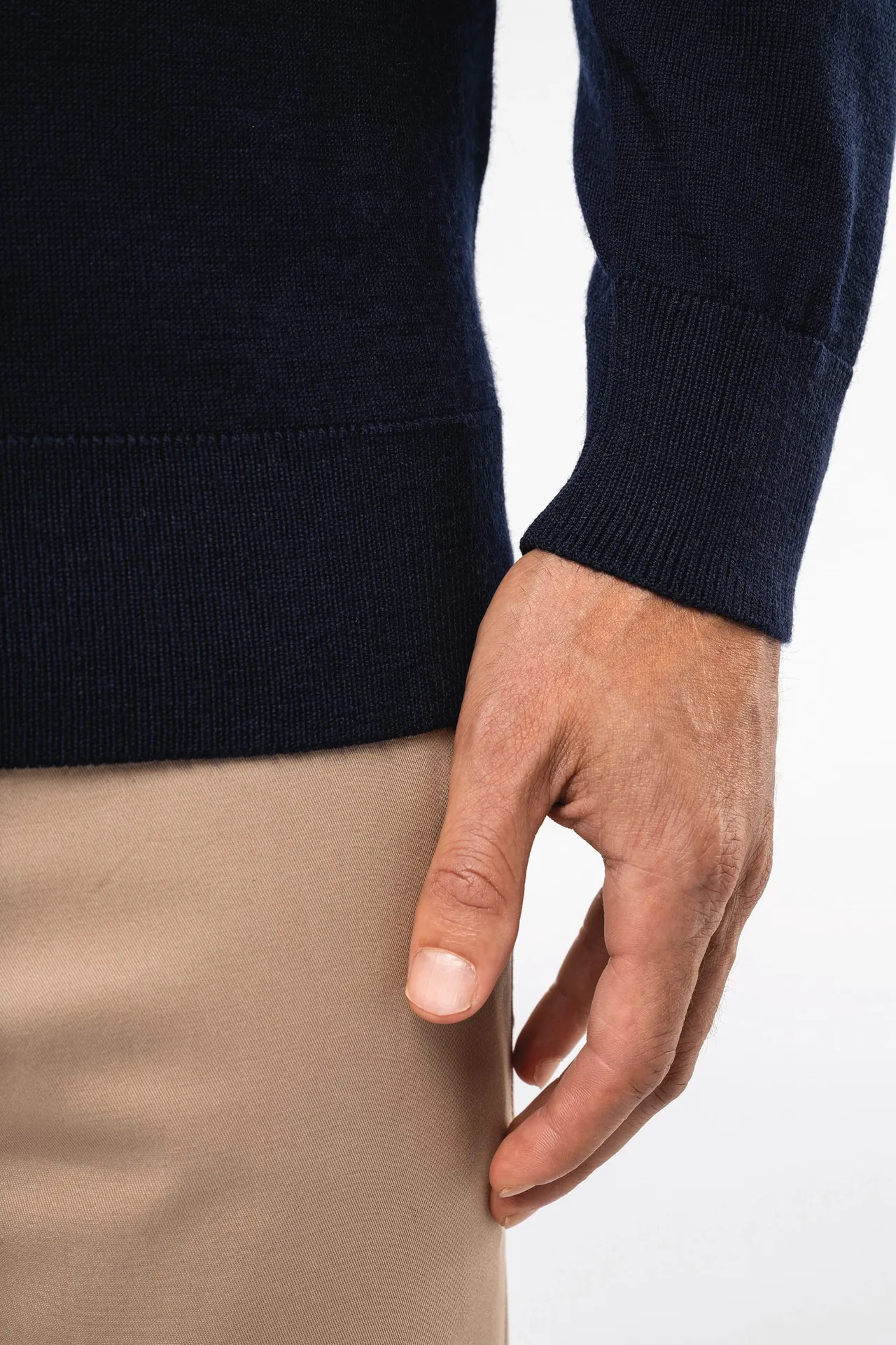 Merino-Herrenpullover mit V-Ausschnitt