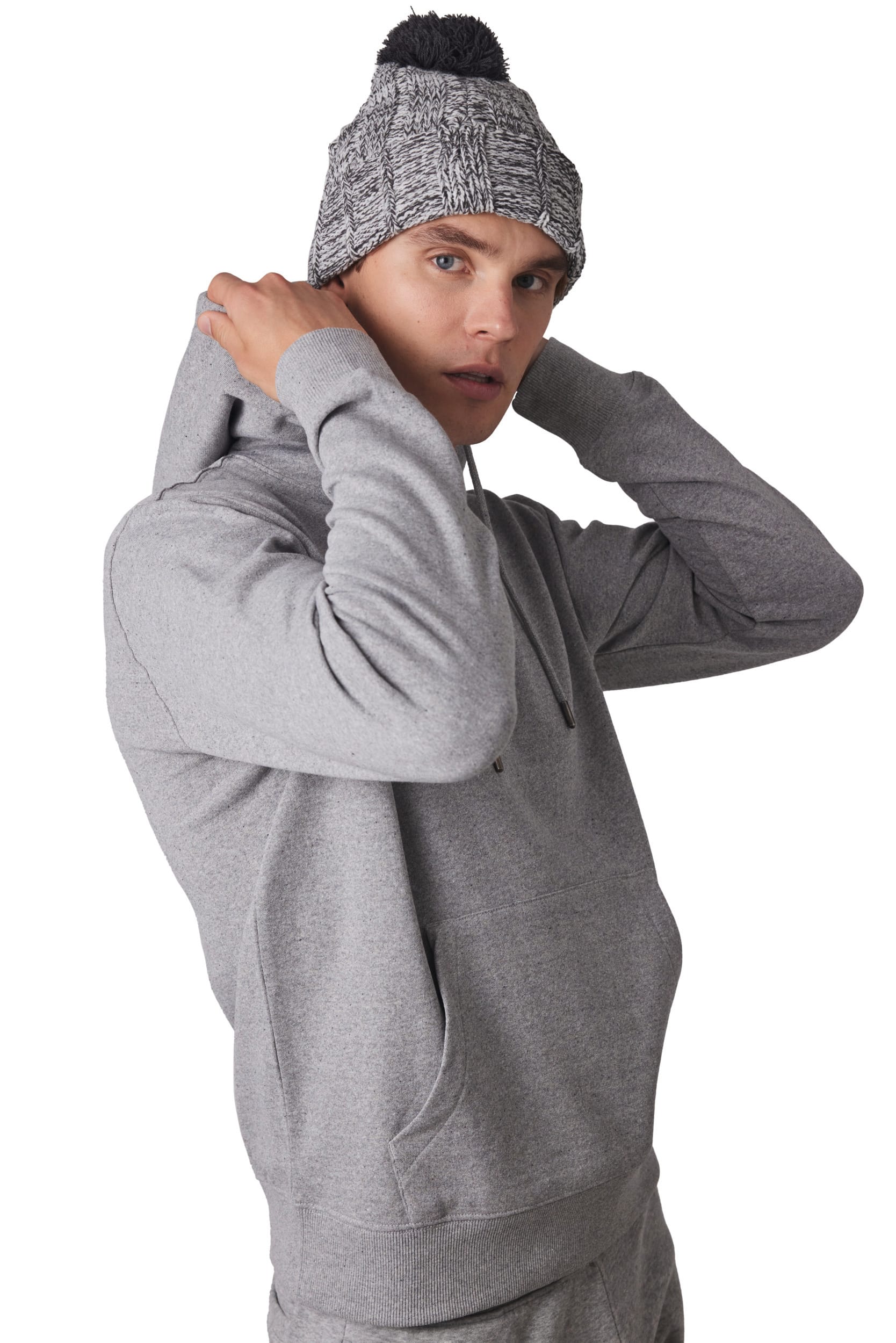 Bommelmütze mit Umschlag.