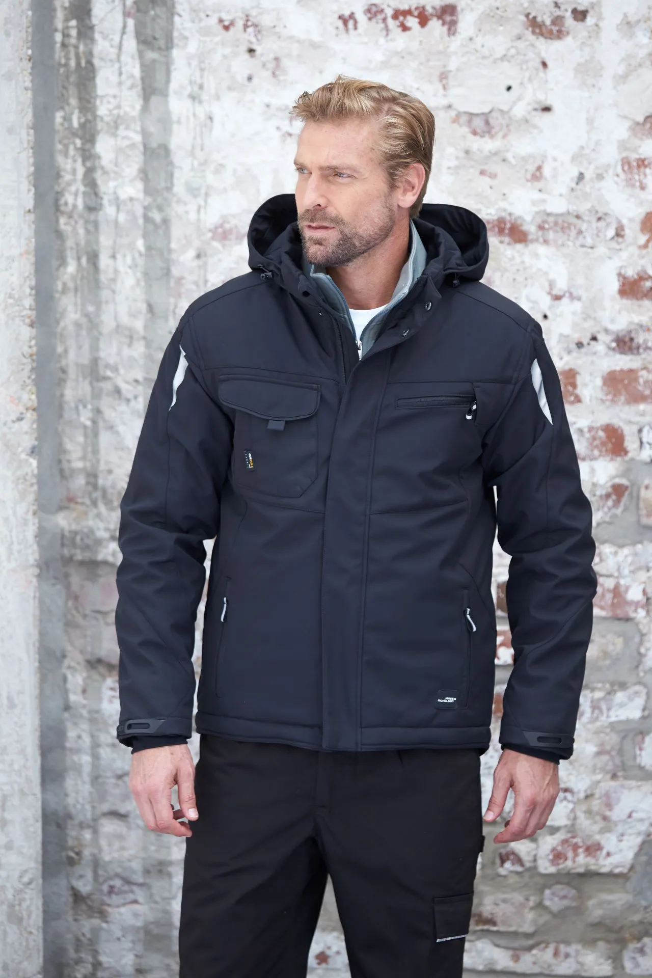 James & Nicholson JN824 – Robuste Winter Softshelljacke mit CORDURA® & Futter