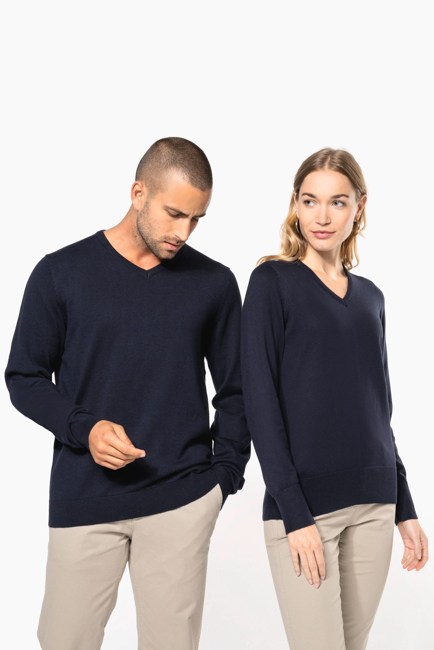 Herrenpullover mit V-Ausschnitt