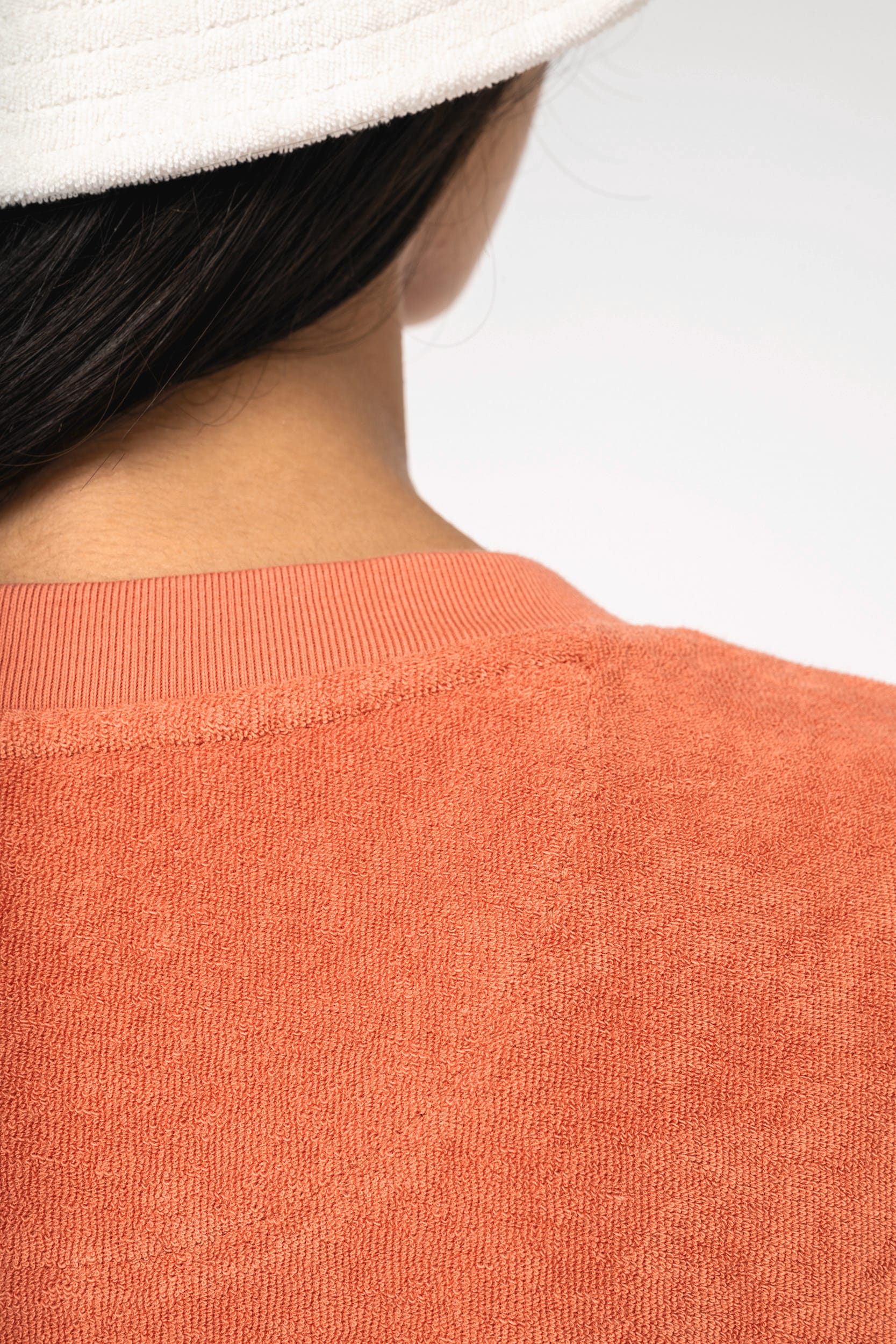 Umweltfreundliches Damen-T-Shirt-Kleid aus Frottee mit überschnittener Schulterpartie