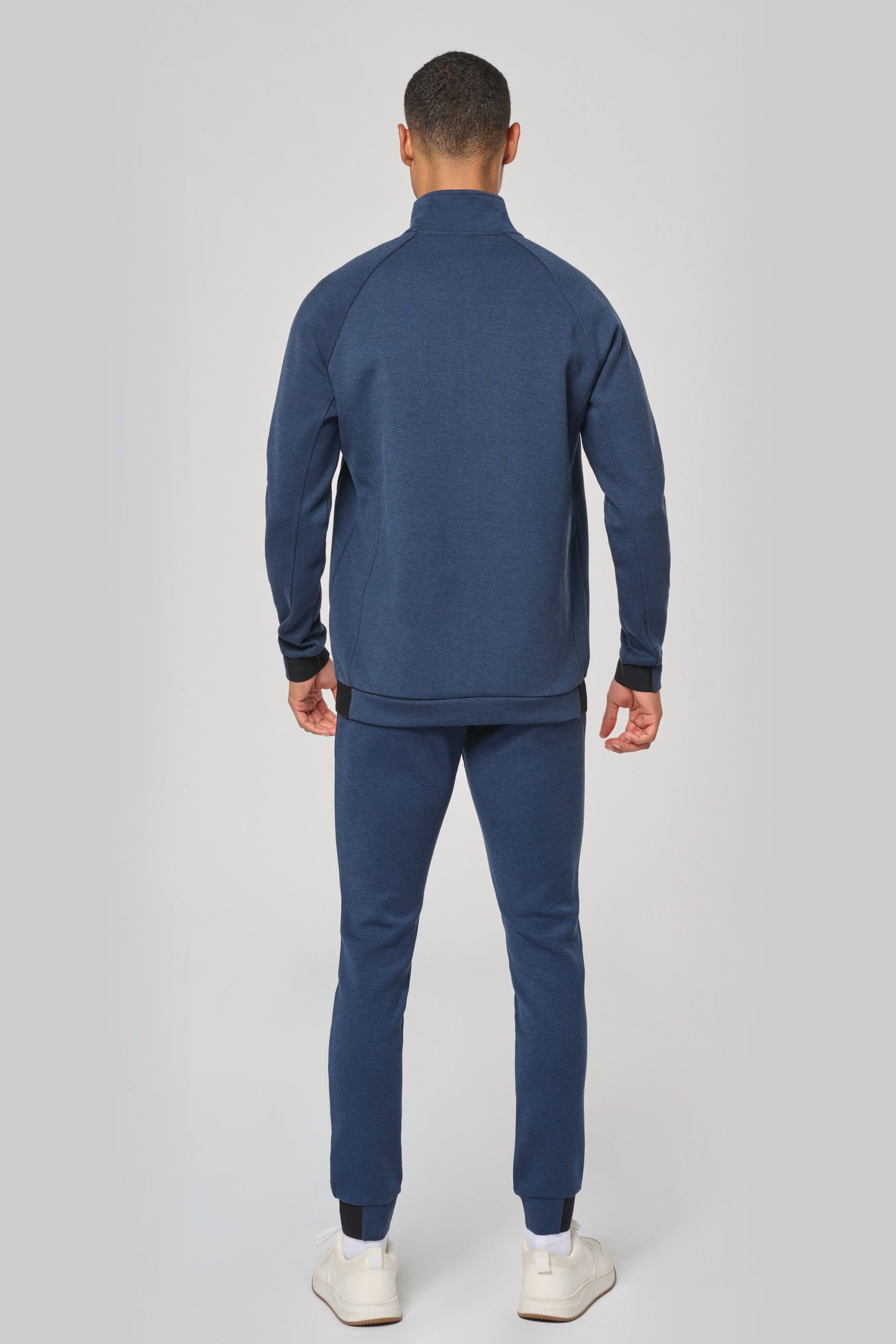 Jacke mit hochgeschlossenem Kragen