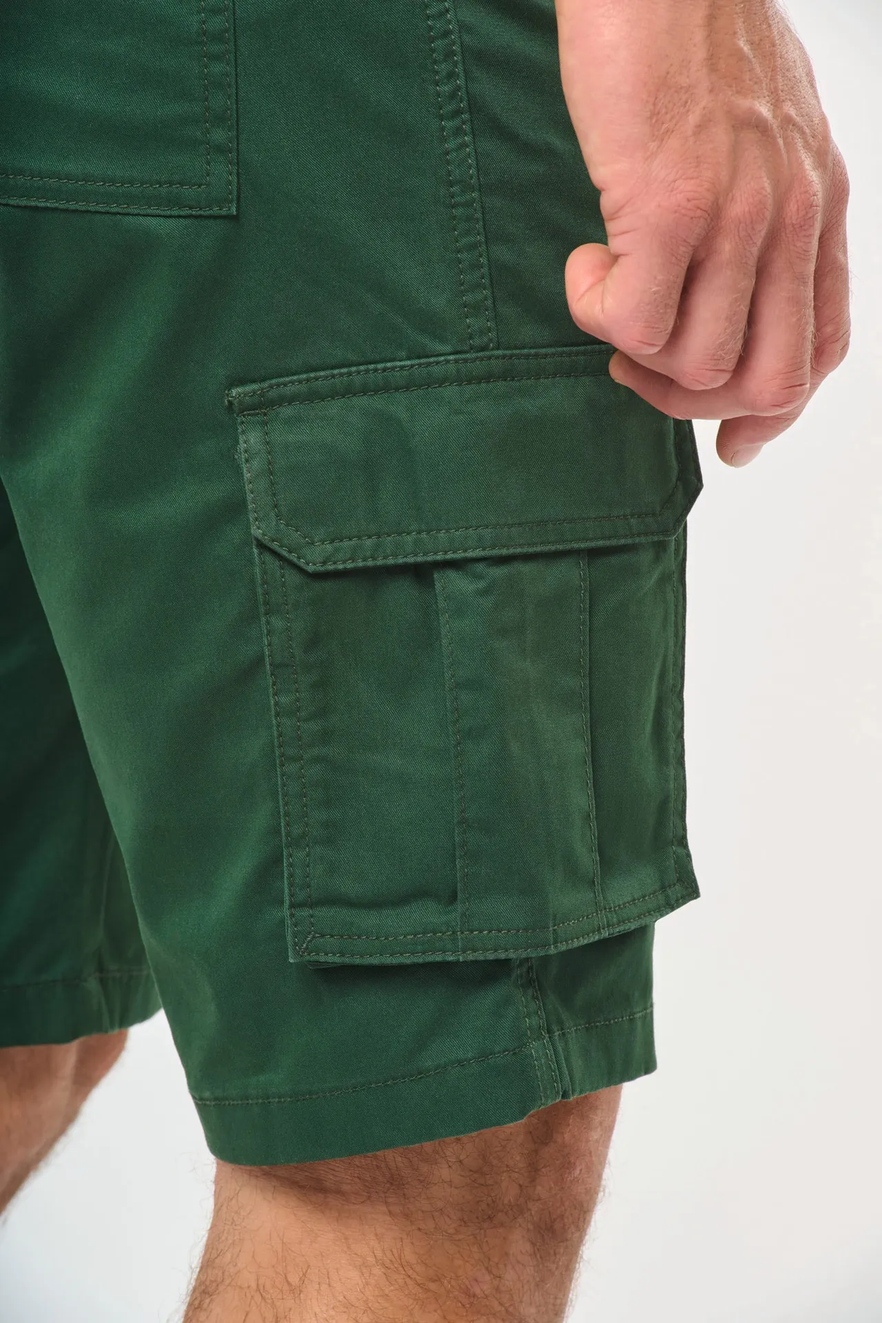 Umweltfreundliches Bermuda-Short mit mehreren Taschen, für Herren