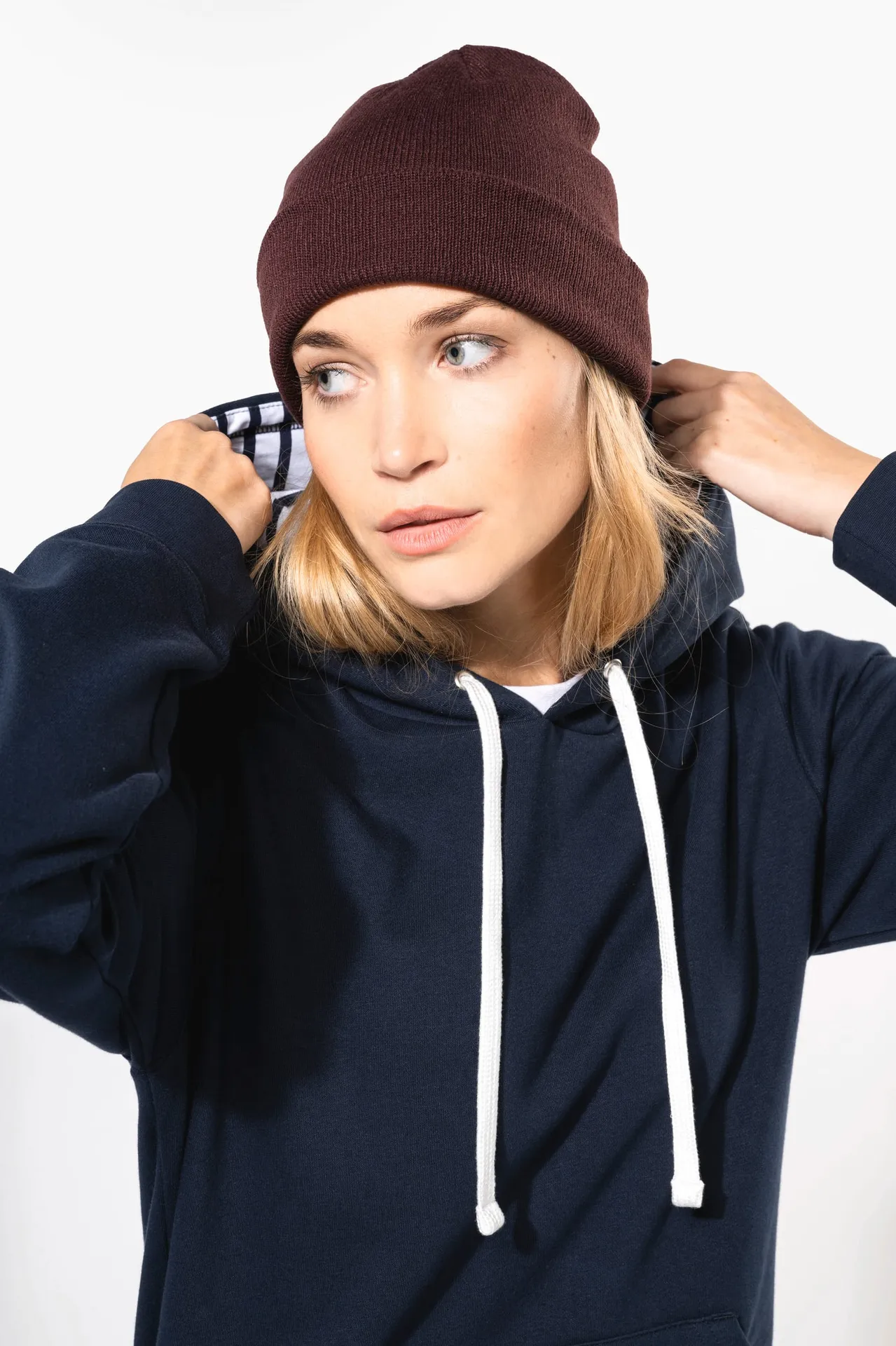 Unisex-Kapuzensweatshirt mit kontrastfarbener Kapuze und Motiven