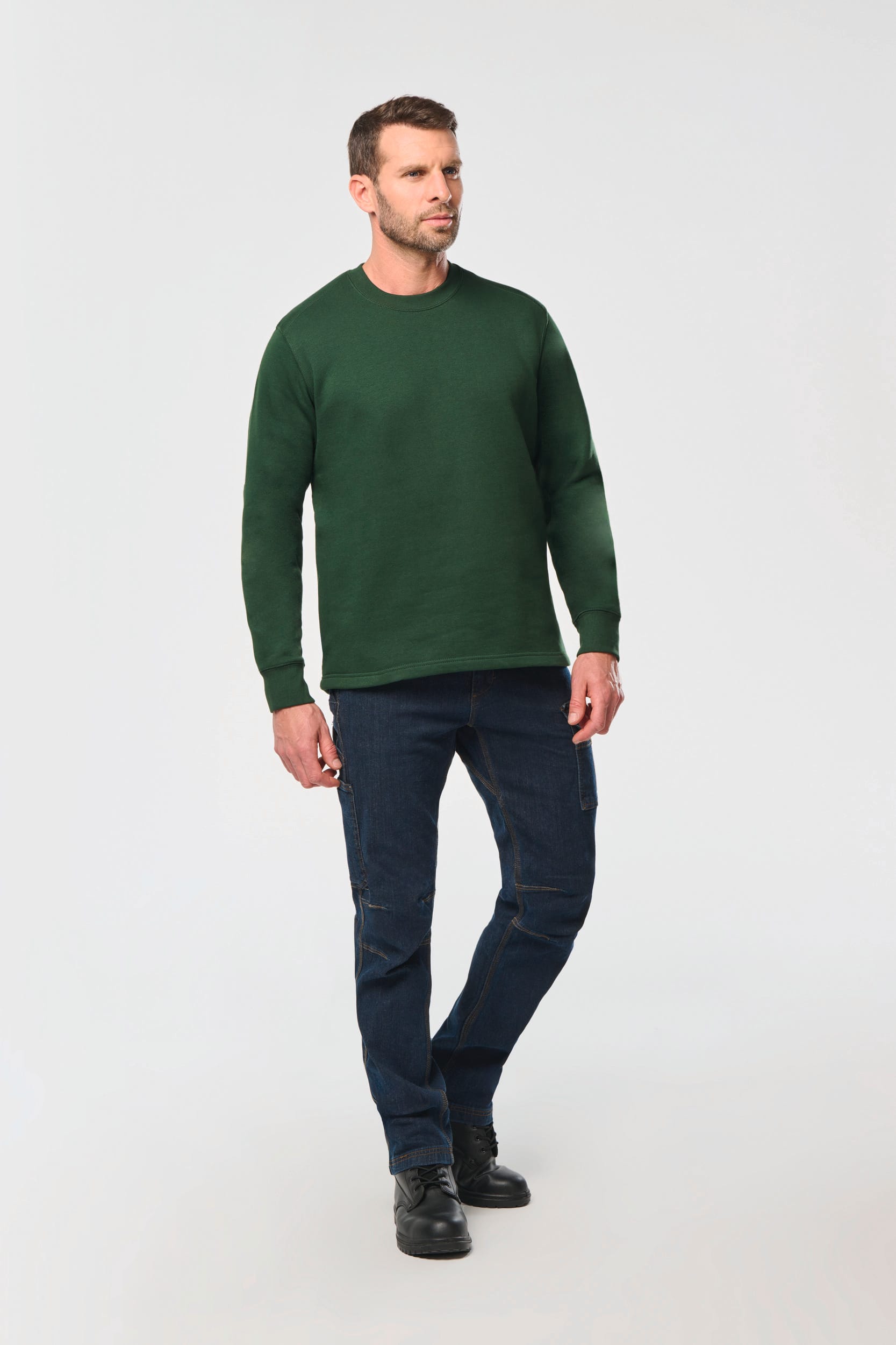 Denim-Herrenhose mit mehreren Taschen Denim-Herrenhose mit mehreren Taschen