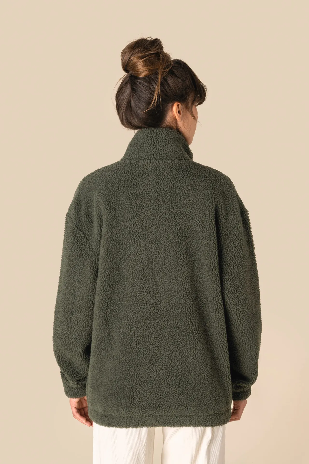 Unisex-Sweatshirt aus Sherpa mit Reißverschluss und überschnittenen Schultern