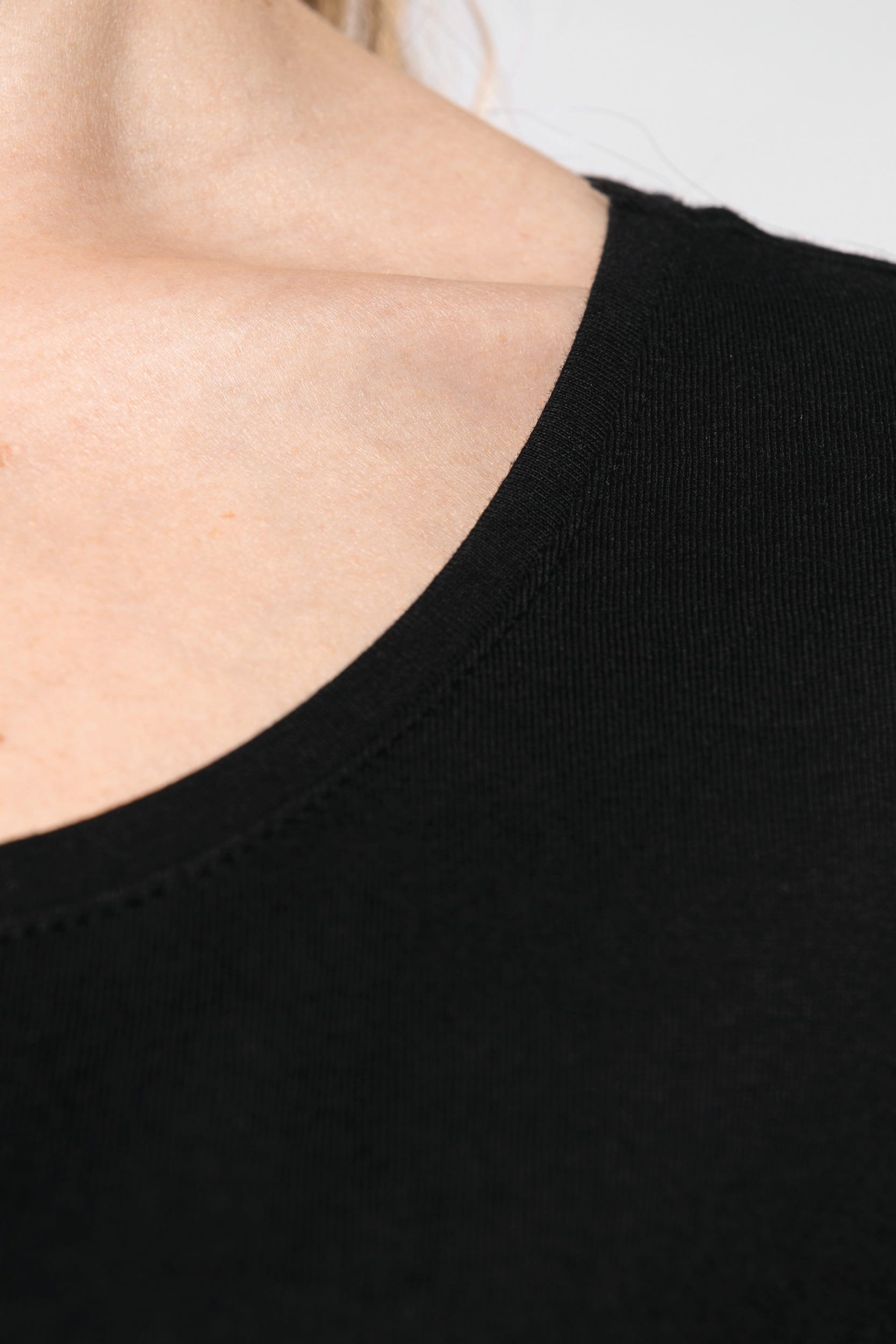 Ladies’ boat neck short-sleeved T-shirt