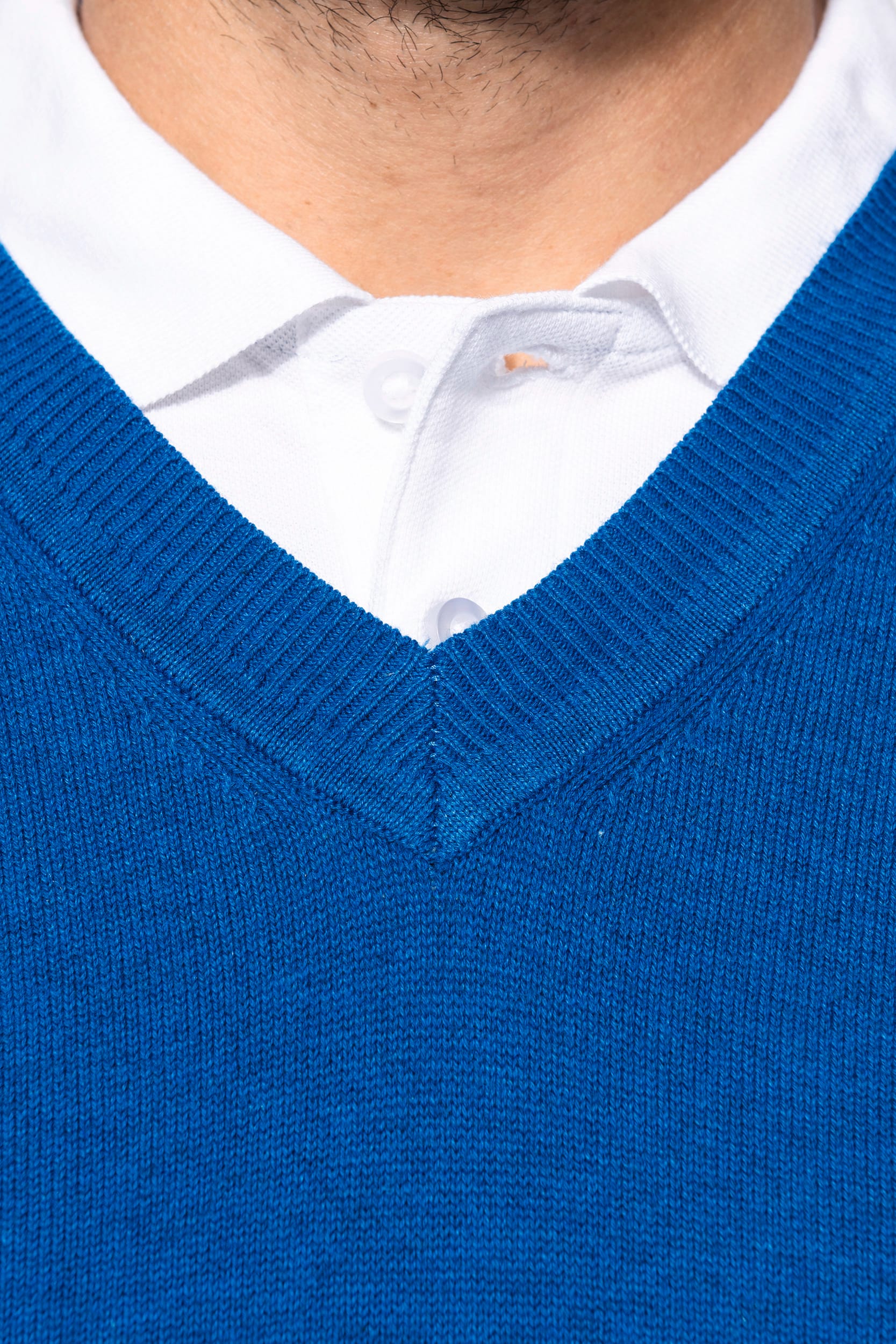 Premium-Pullover mit V-Ausschnitt