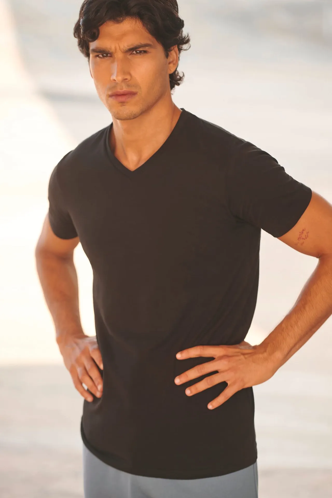 Men's Stretch Feel Good V-Neck T-Shirt