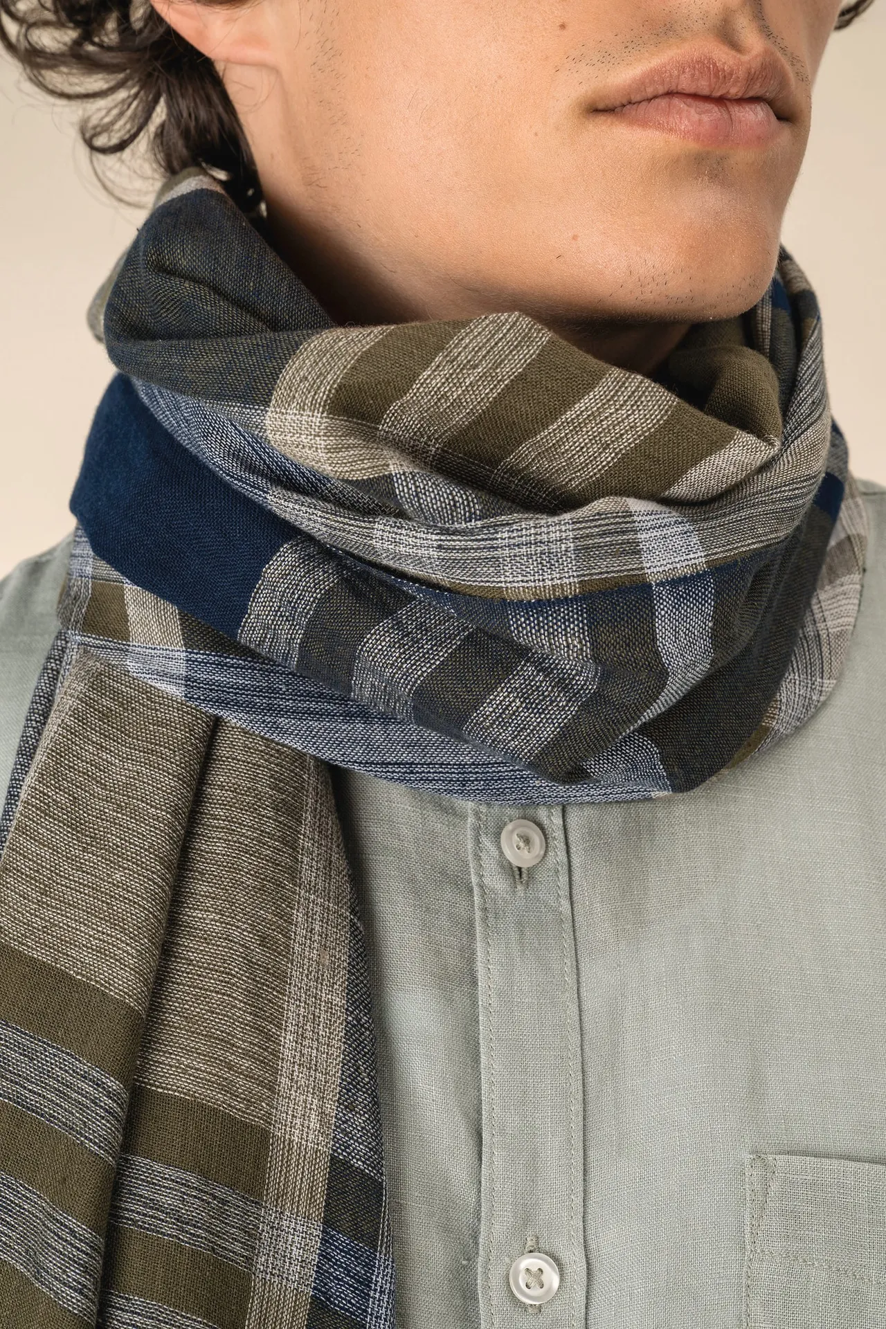 Gestreiftes und kariertes Unisex-Schal