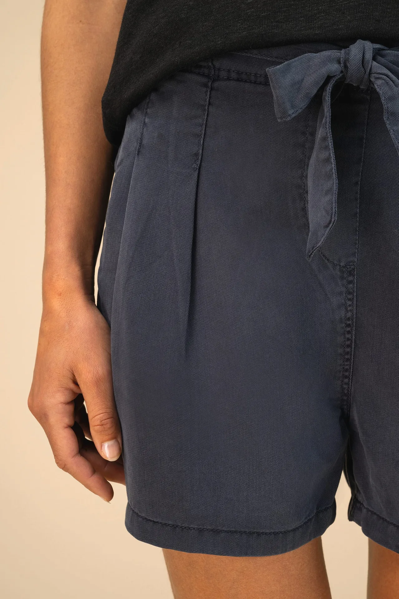 Umweltfreundliche ausgewaschene Damenshorts aus Lyocell