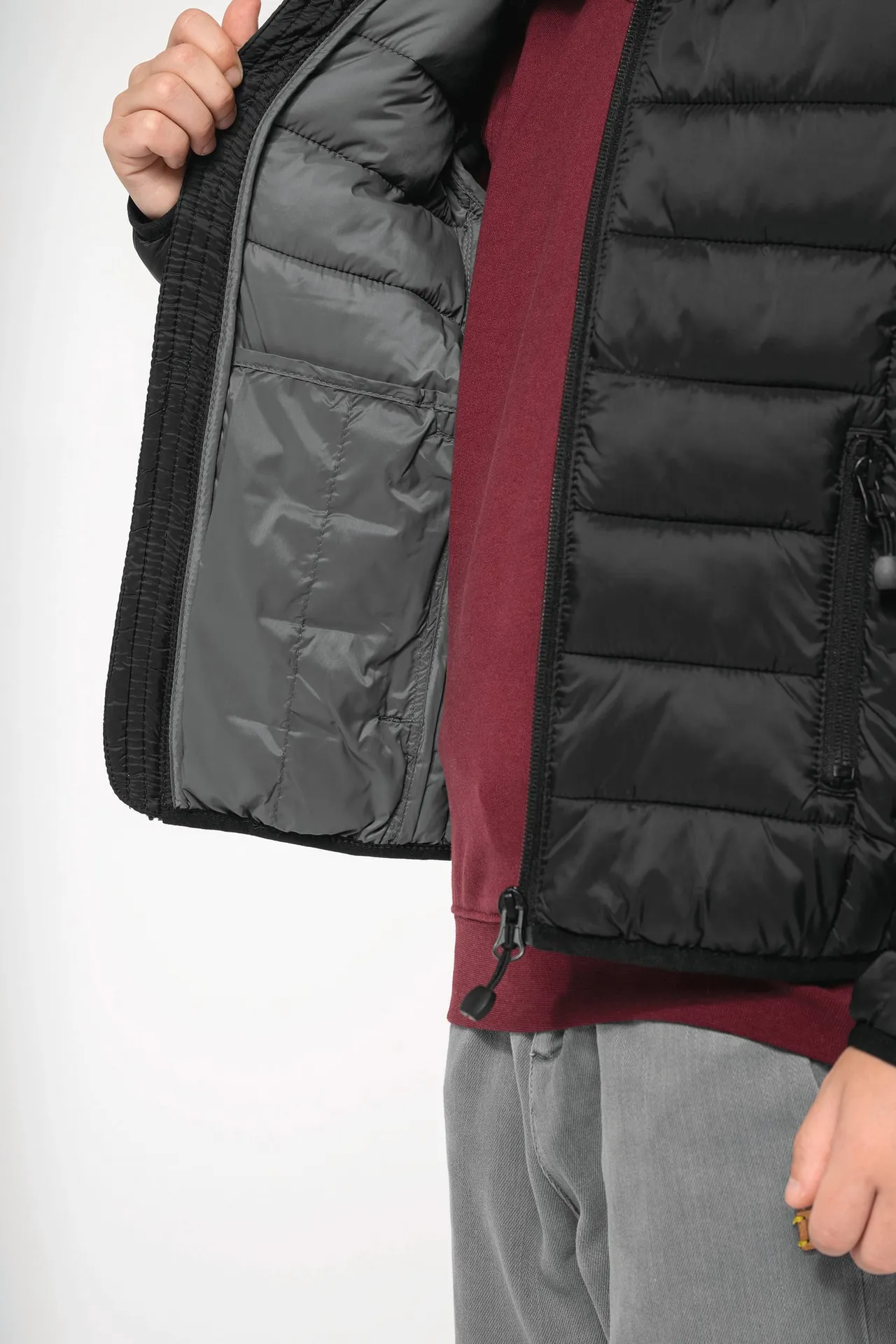 Leichte Steppjacke mit Kapuze