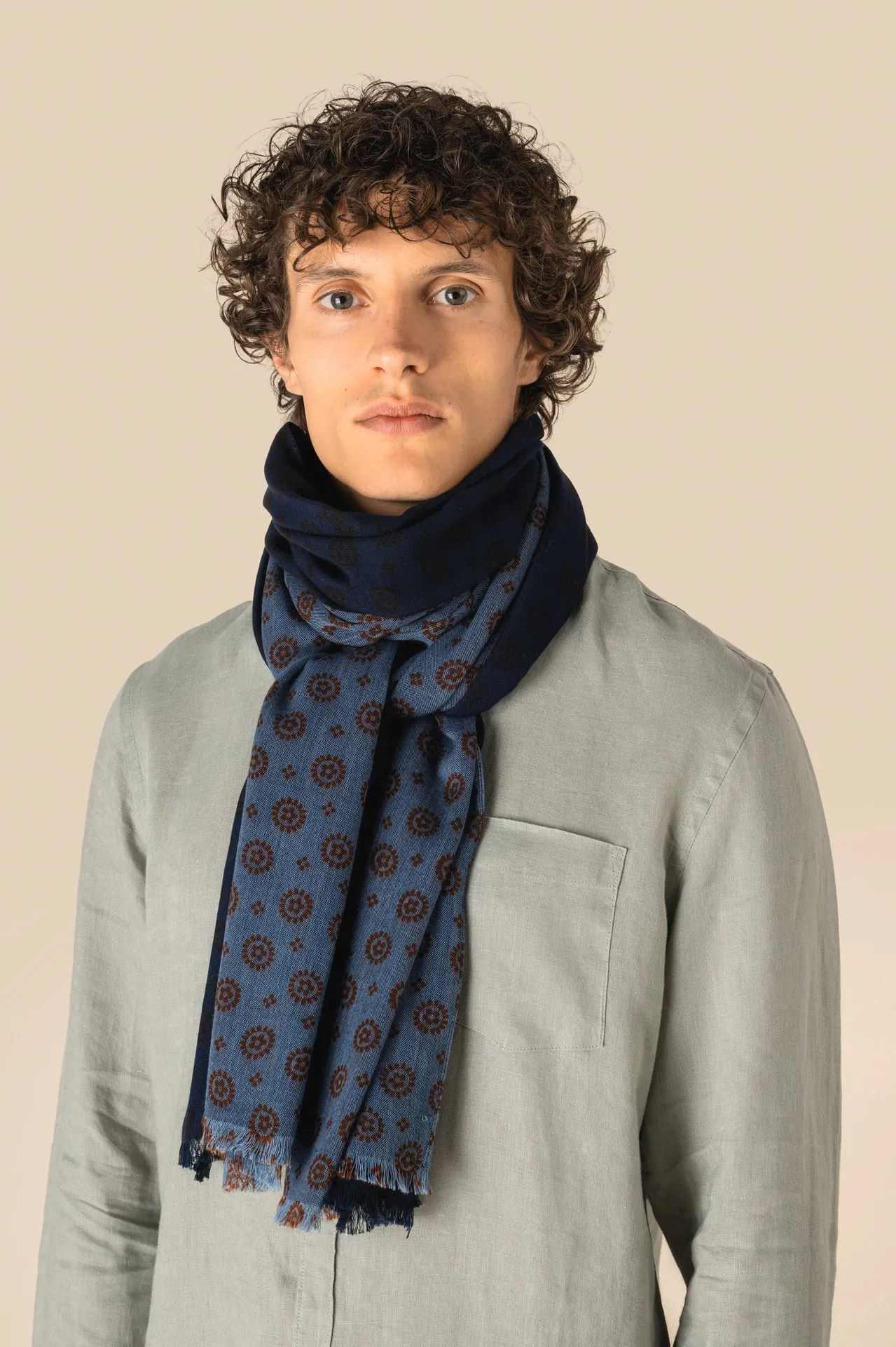 Unisex-Schal mit Blumenmuster