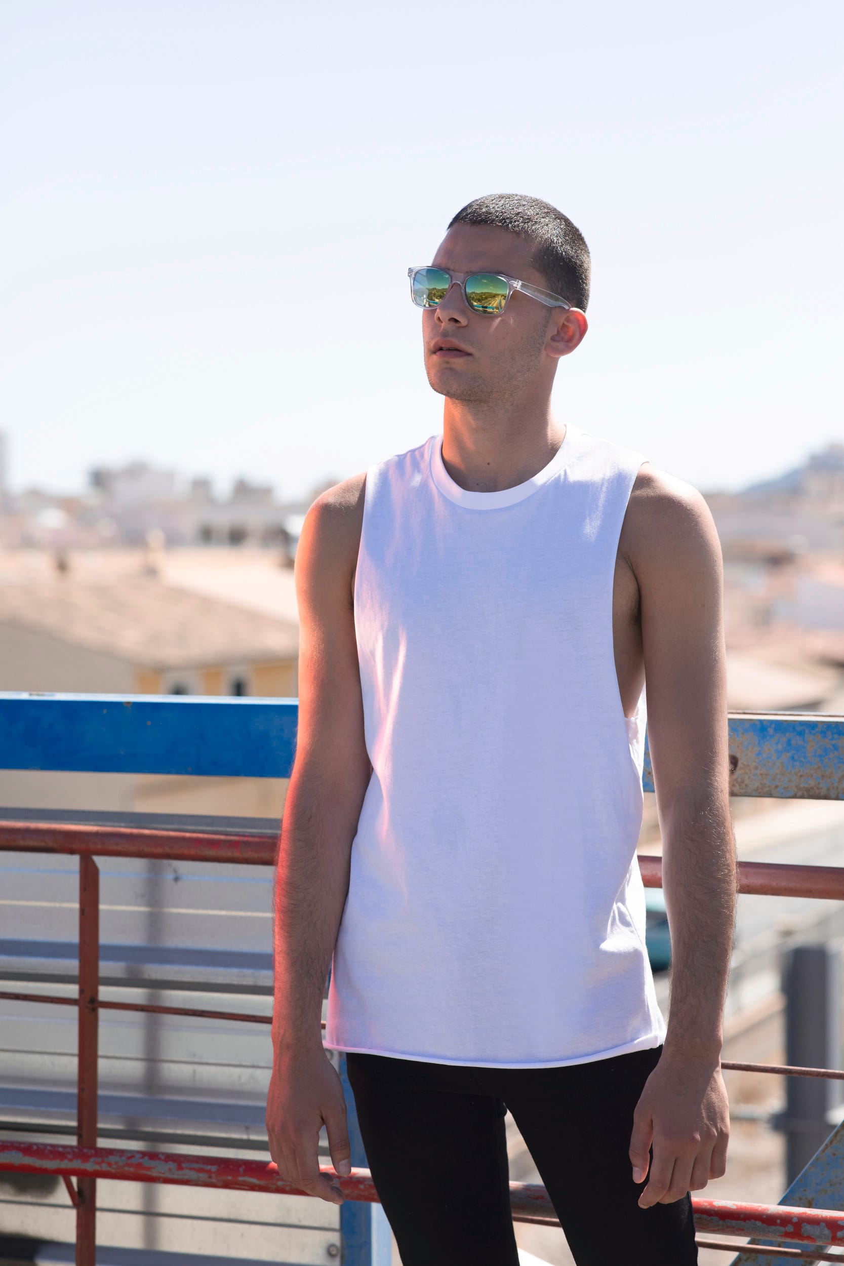 Ausgestelltes achselhemd für Herren