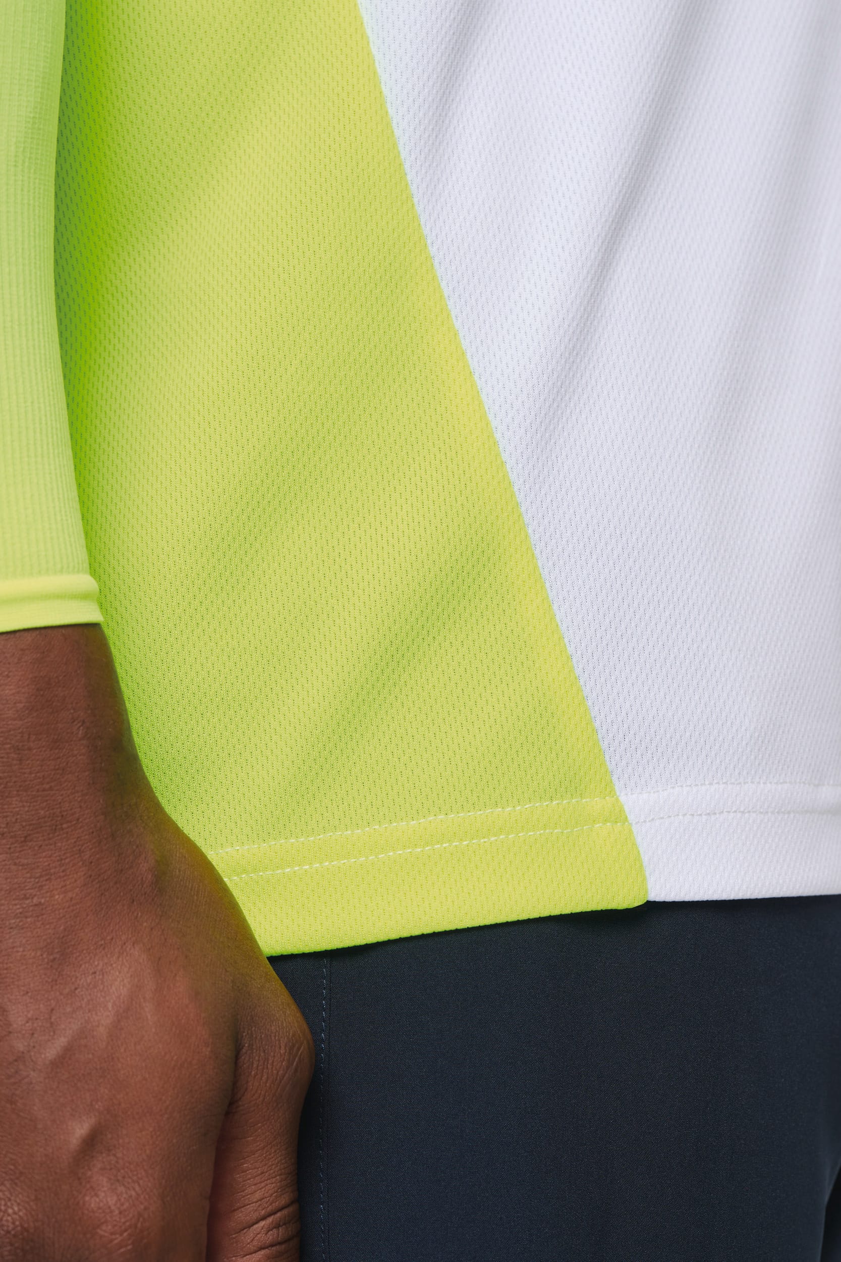 Zweifarbiges umweltfreundliches Sport-T-Shirt für Herren