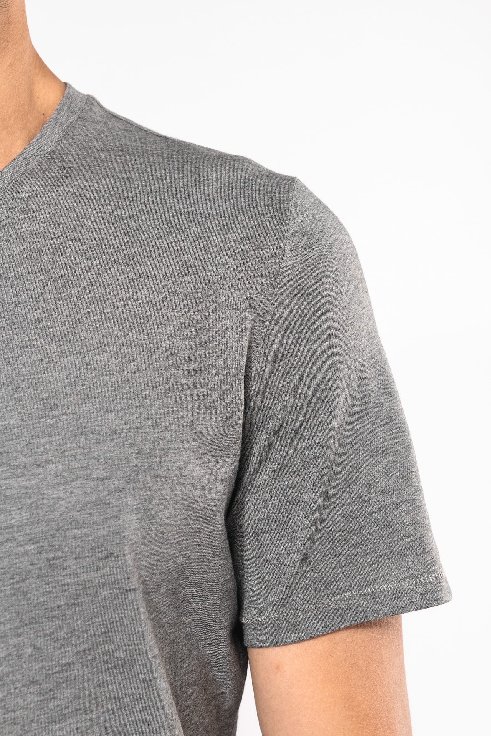 Herren-T-Shirt Supima® mit V-Ausschnitt und kurzen Ärmeln