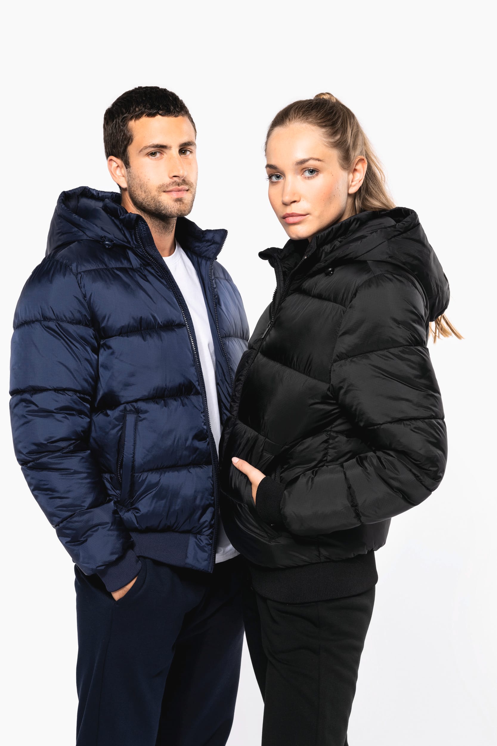 Recycelte Unisex-Ripstop-Jacke mit Kapuze Recycelte Unisex-Ripstop-Jacke mit Kapuze